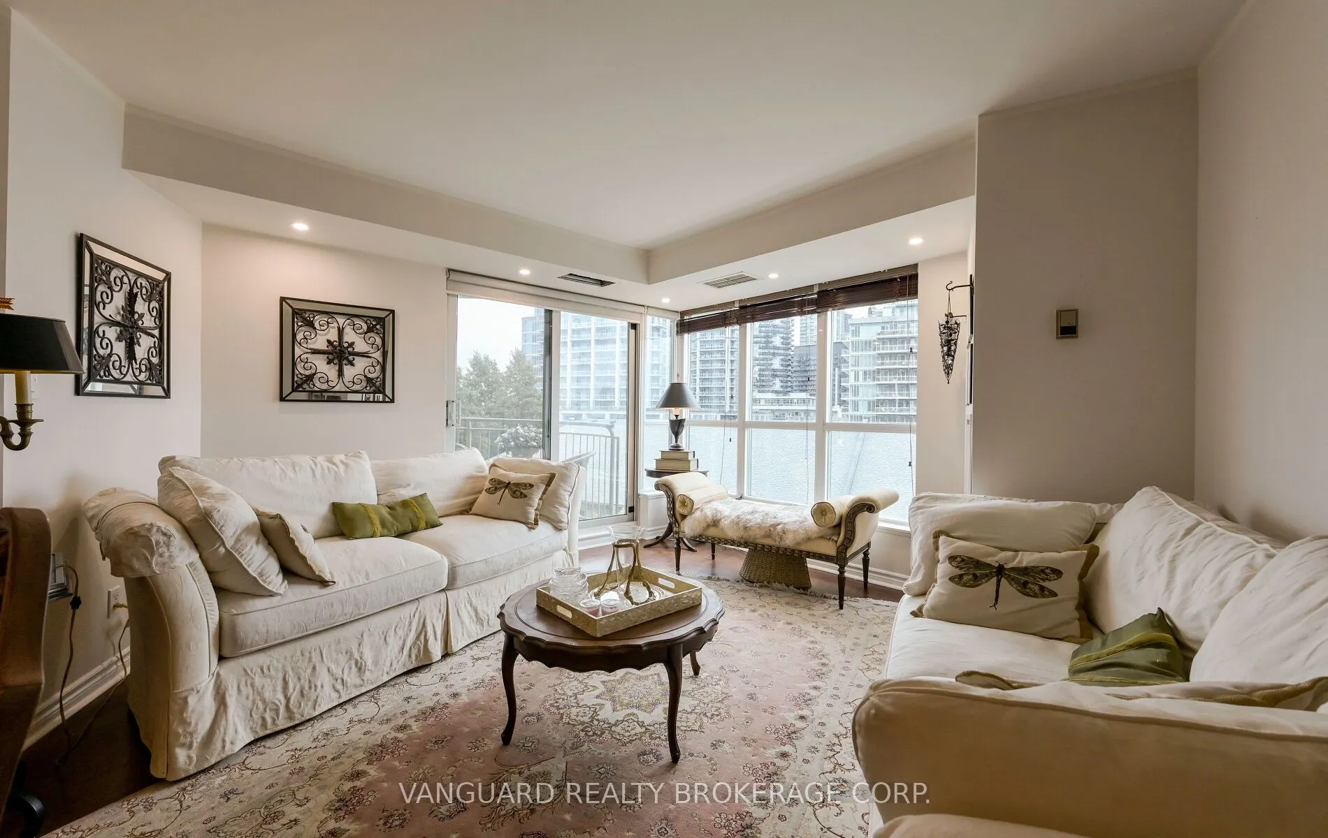 2111 Lake Shore Boulevard W, #606