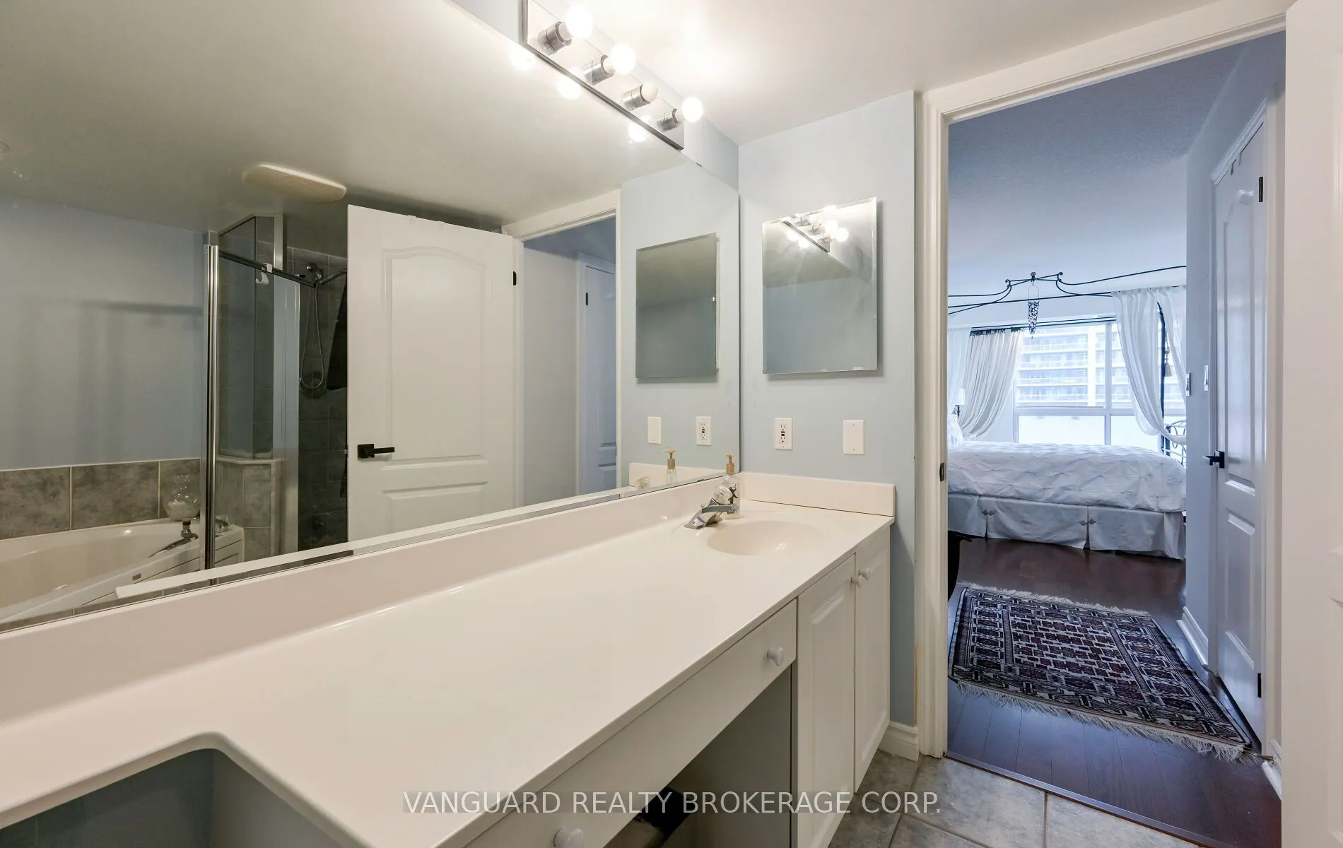 2111 Lake Shore Boulevard W, #606