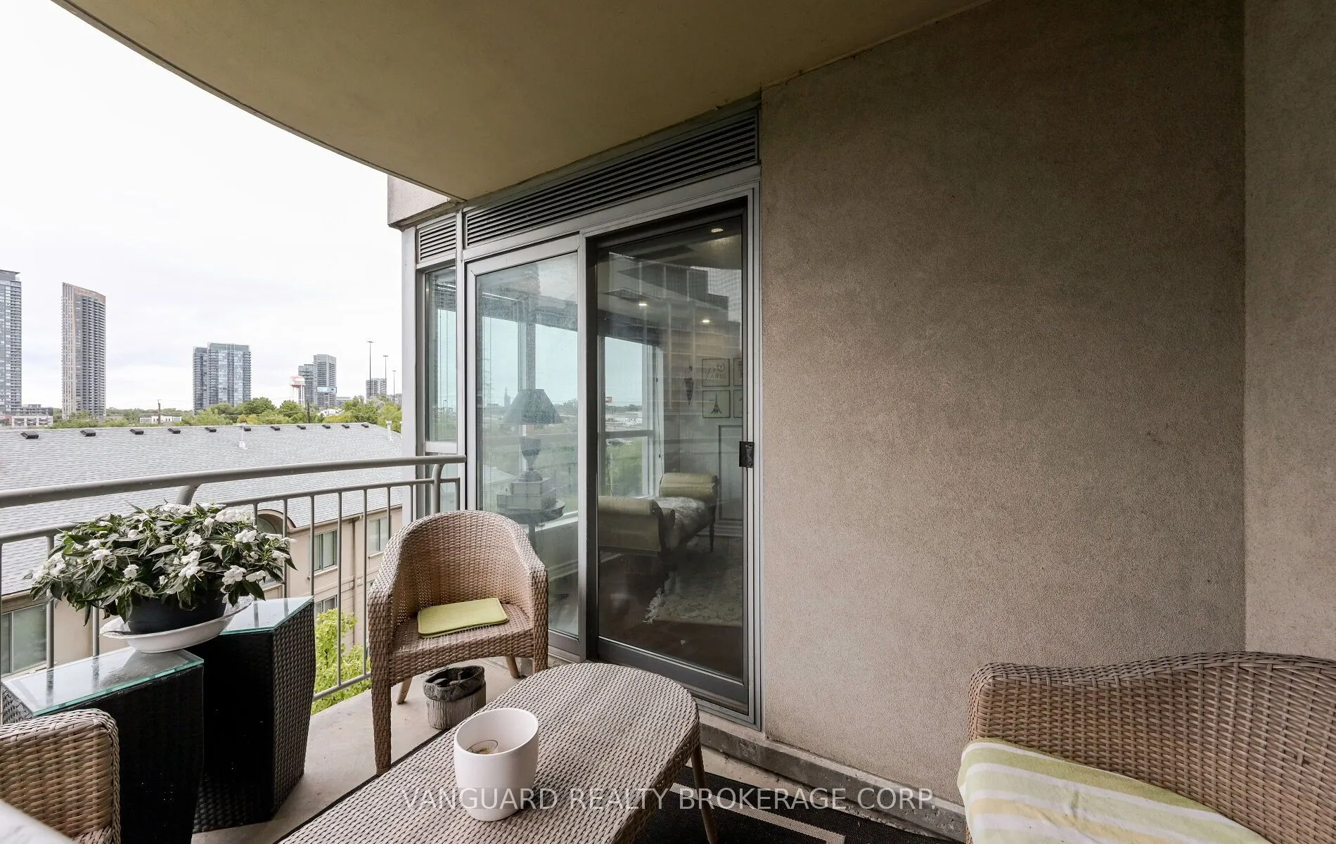 2111 Lake Shore Boulevard W, #606