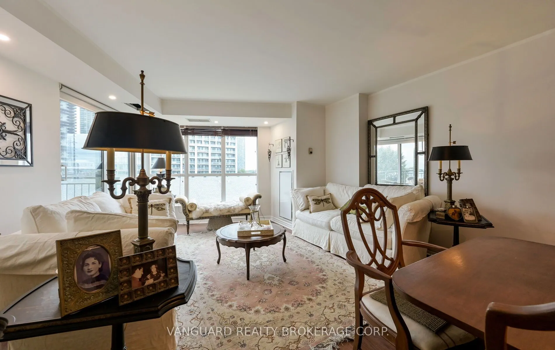 2111 Lake Shore Boulevard W, #606