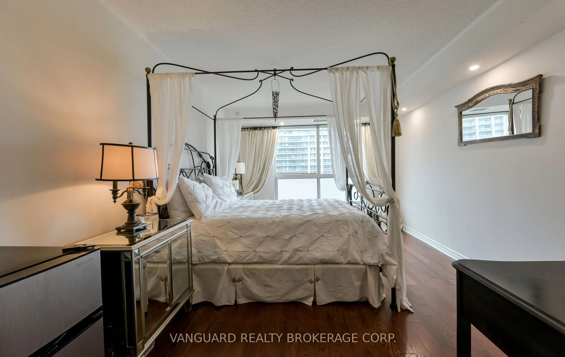 2111 Lake Shore Boulevard W, #606