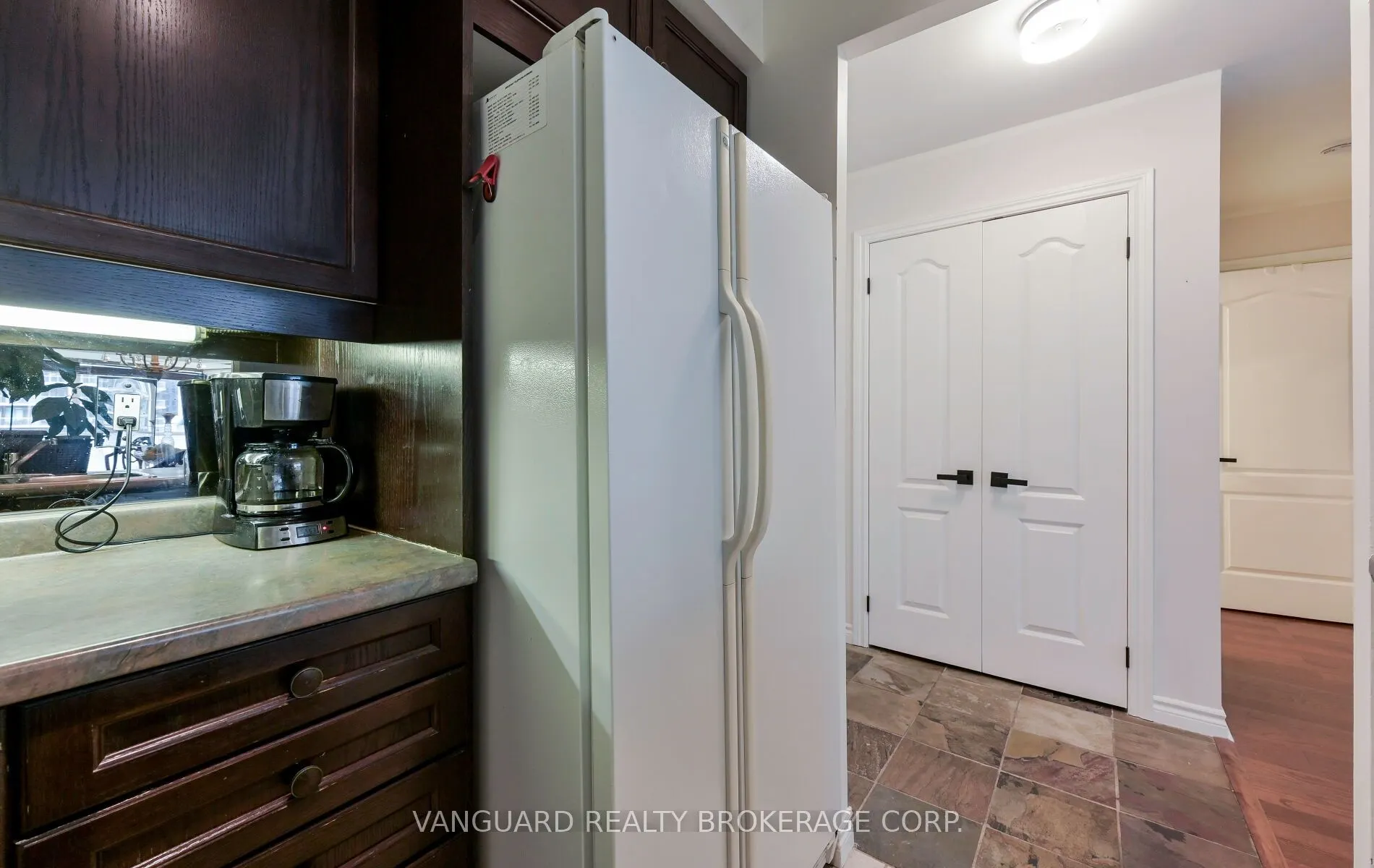 2111 Lake Shore Boulevard W, #606