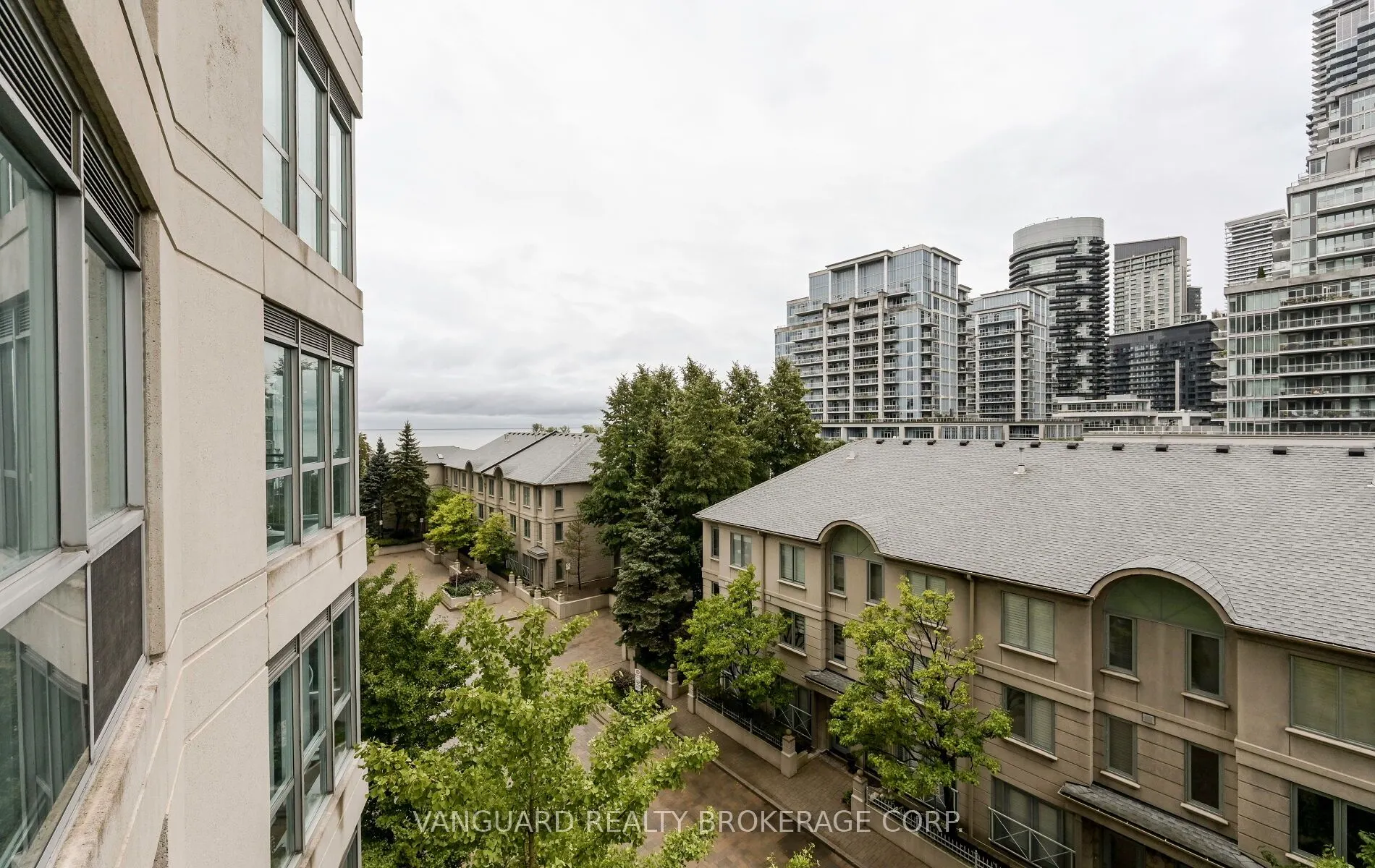 2111 Lake Shore Boulevard W, #606
