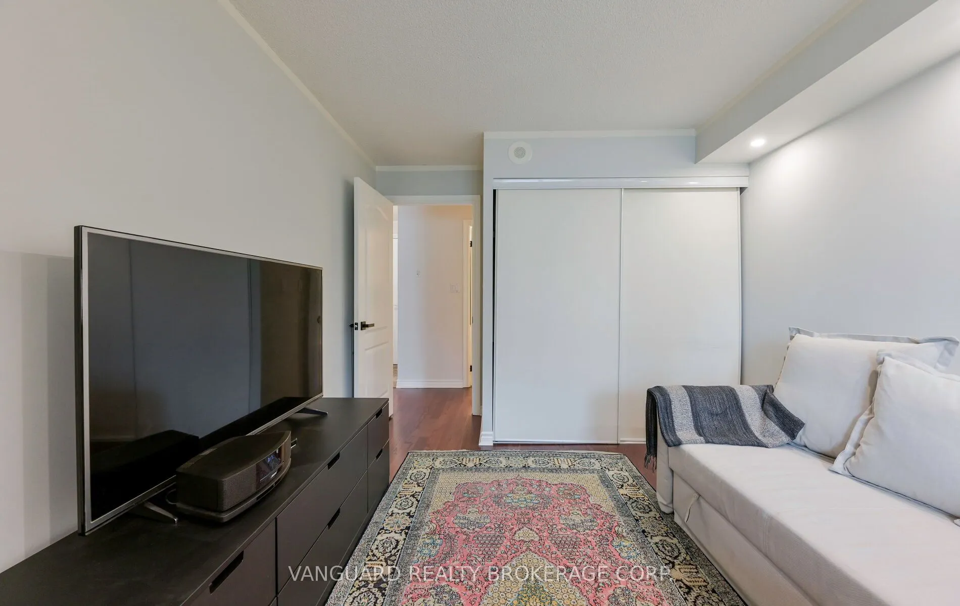 2111 Lake Shore Boulevard W, #606