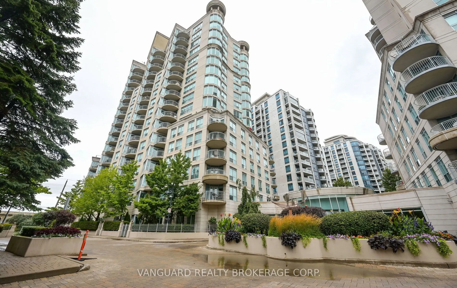 2111 Lake Shore Boulevard W, #606