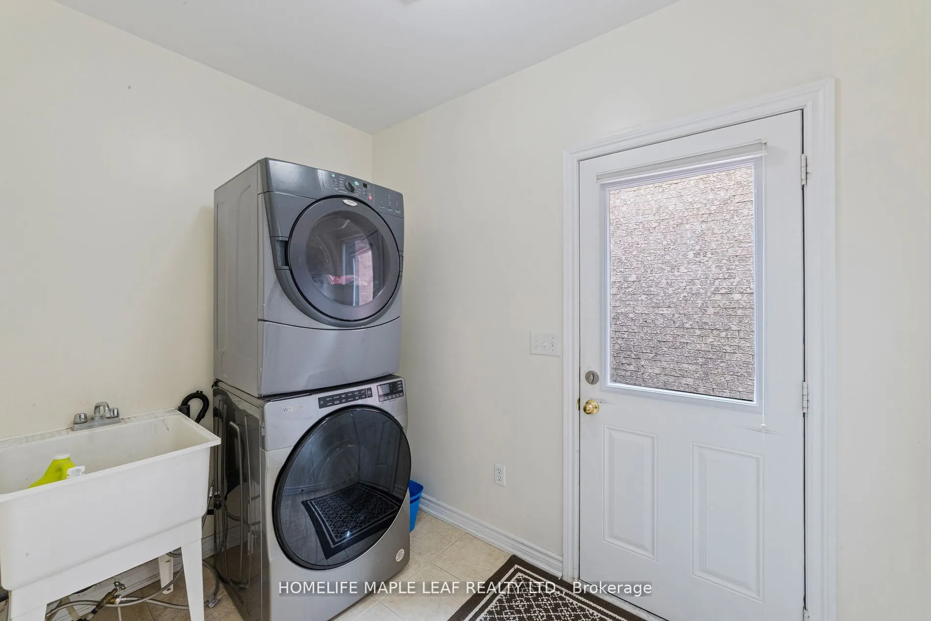 18 Regis Circle