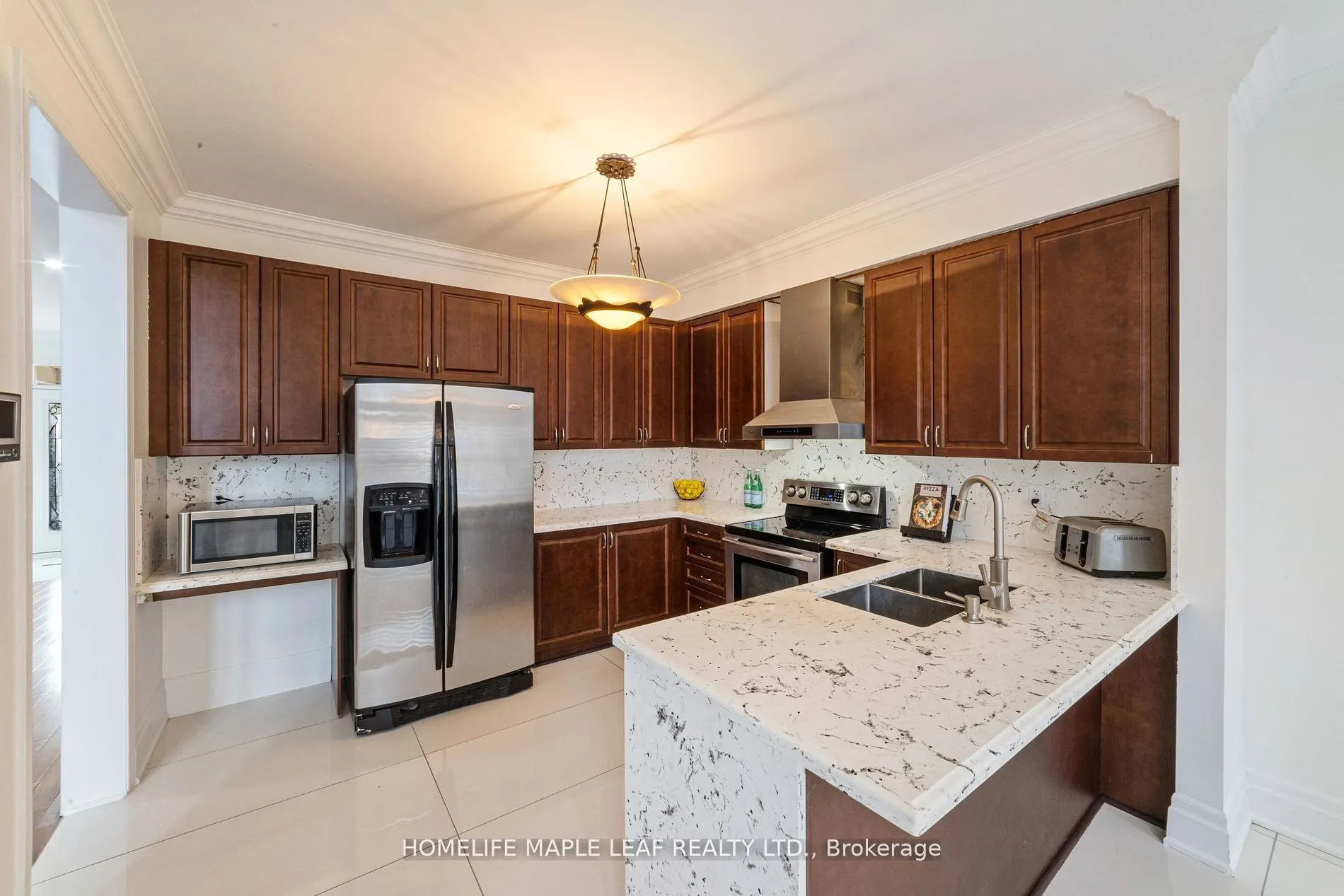 18 Regis Circle