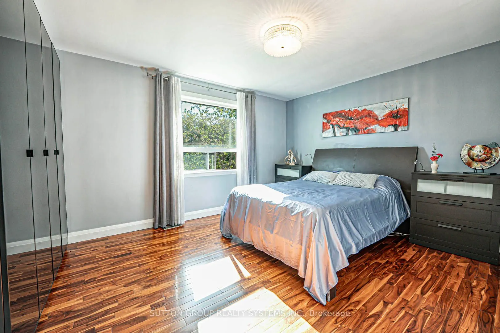 366 Renforth Drive