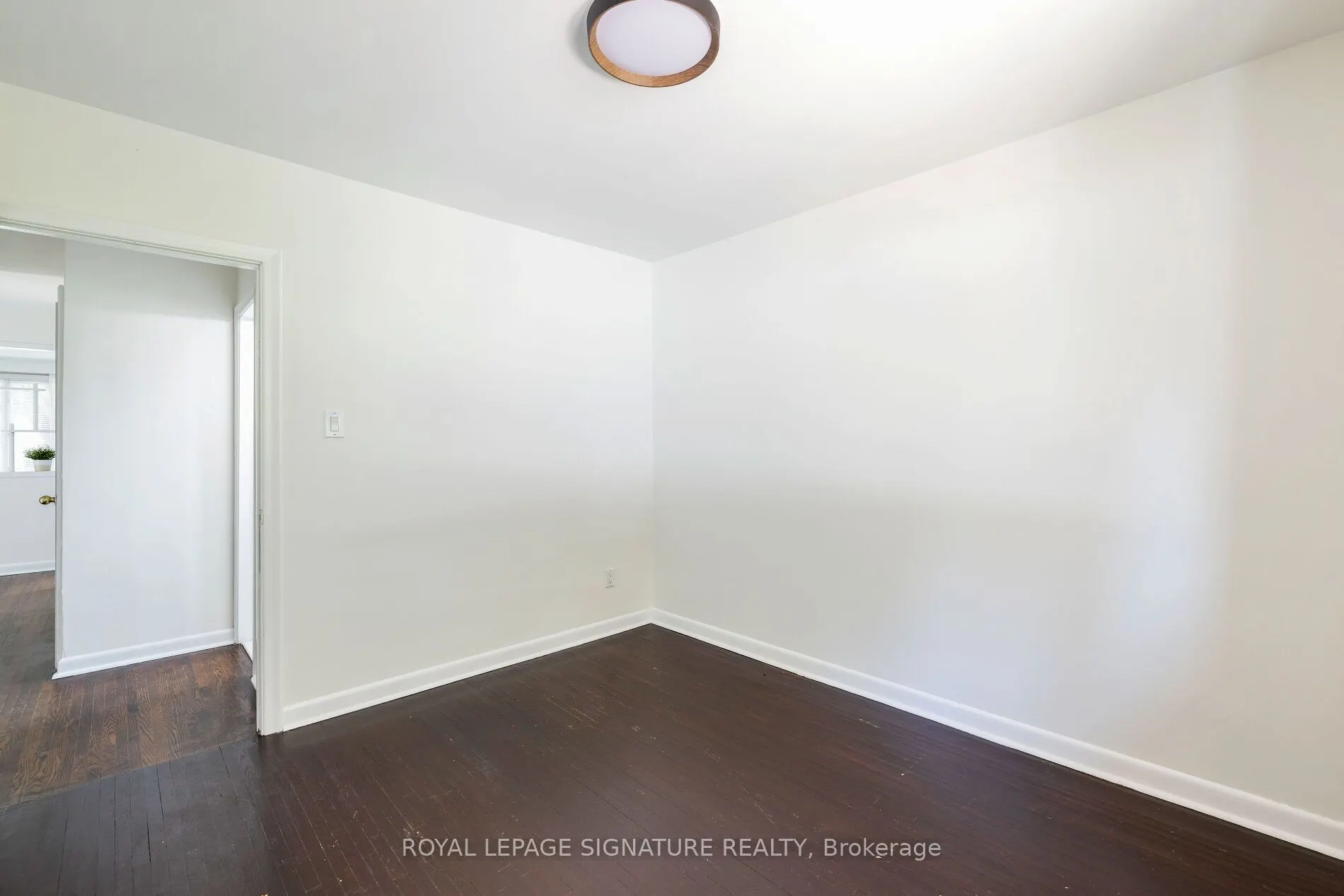 26 Paragon Road, #Main