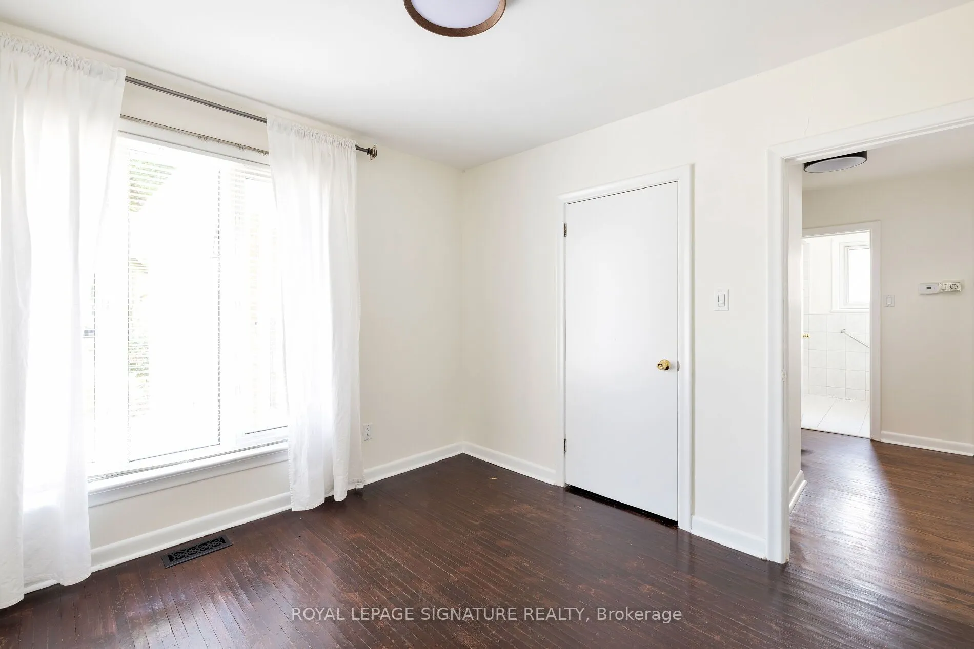 26 Paragon Road, #Main