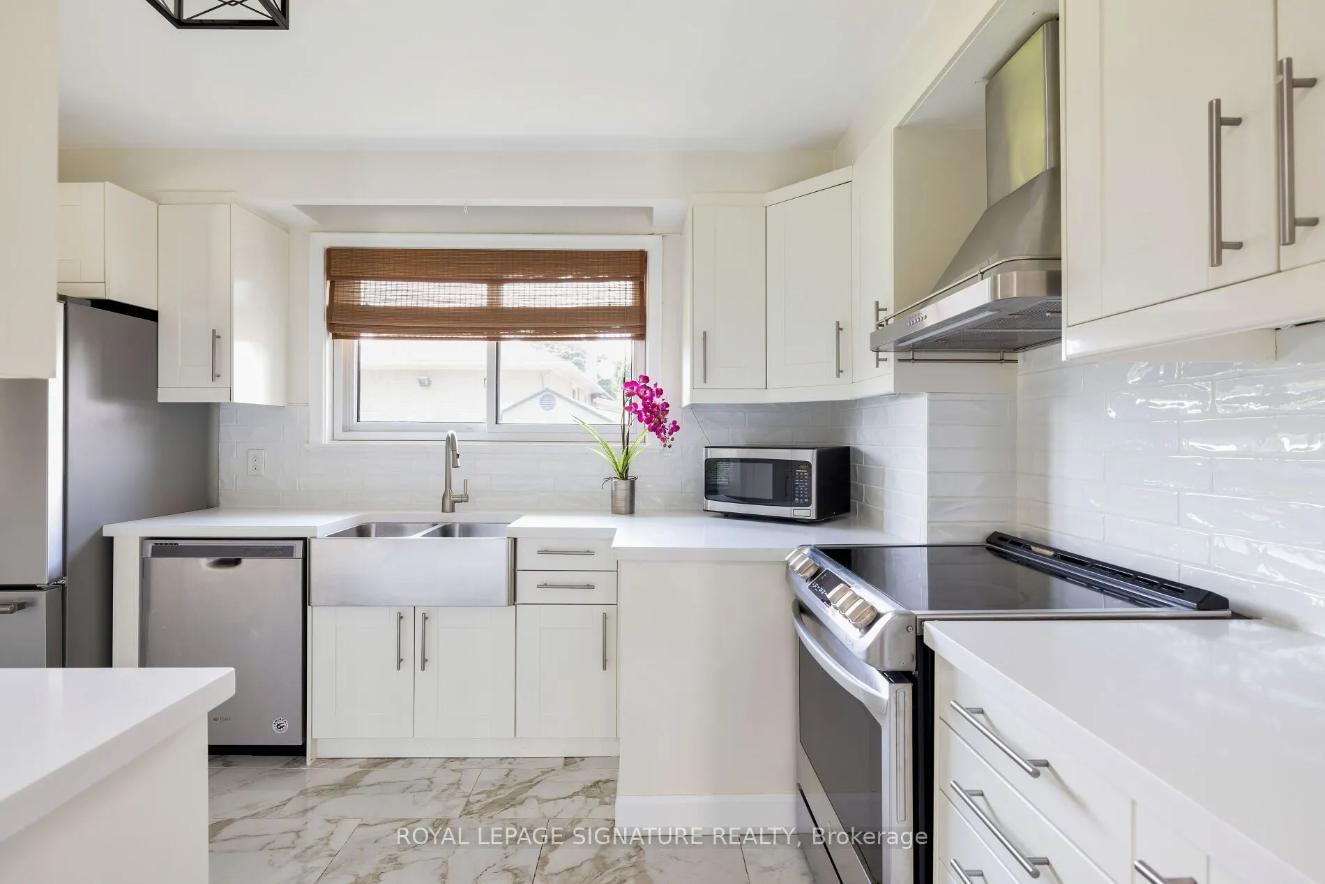 26 Paragon Road, #Main