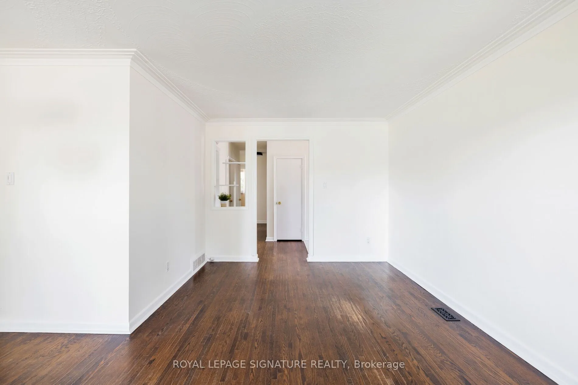 26 Paragon Road, #Main