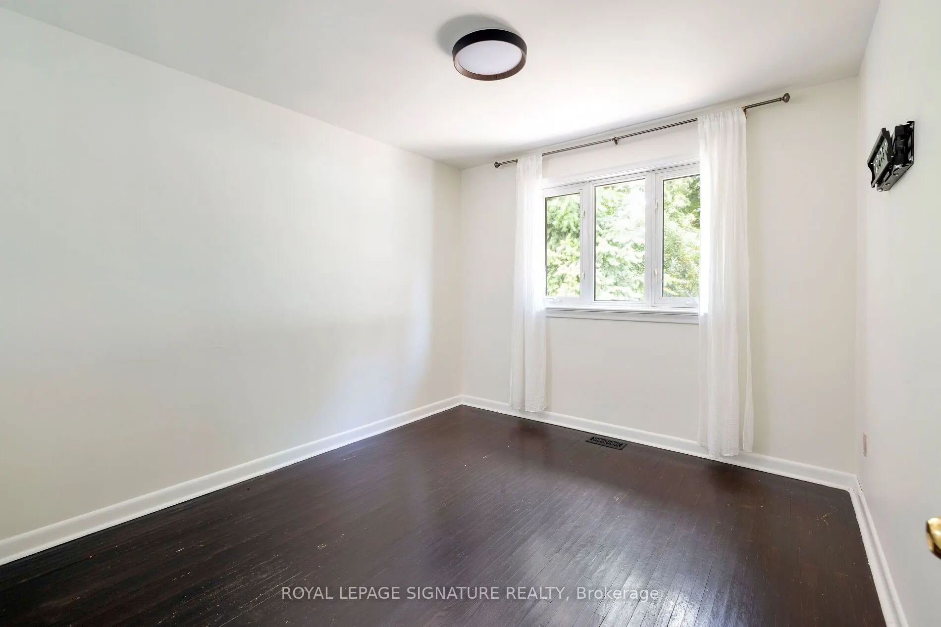 26 Paragon Road, #Main