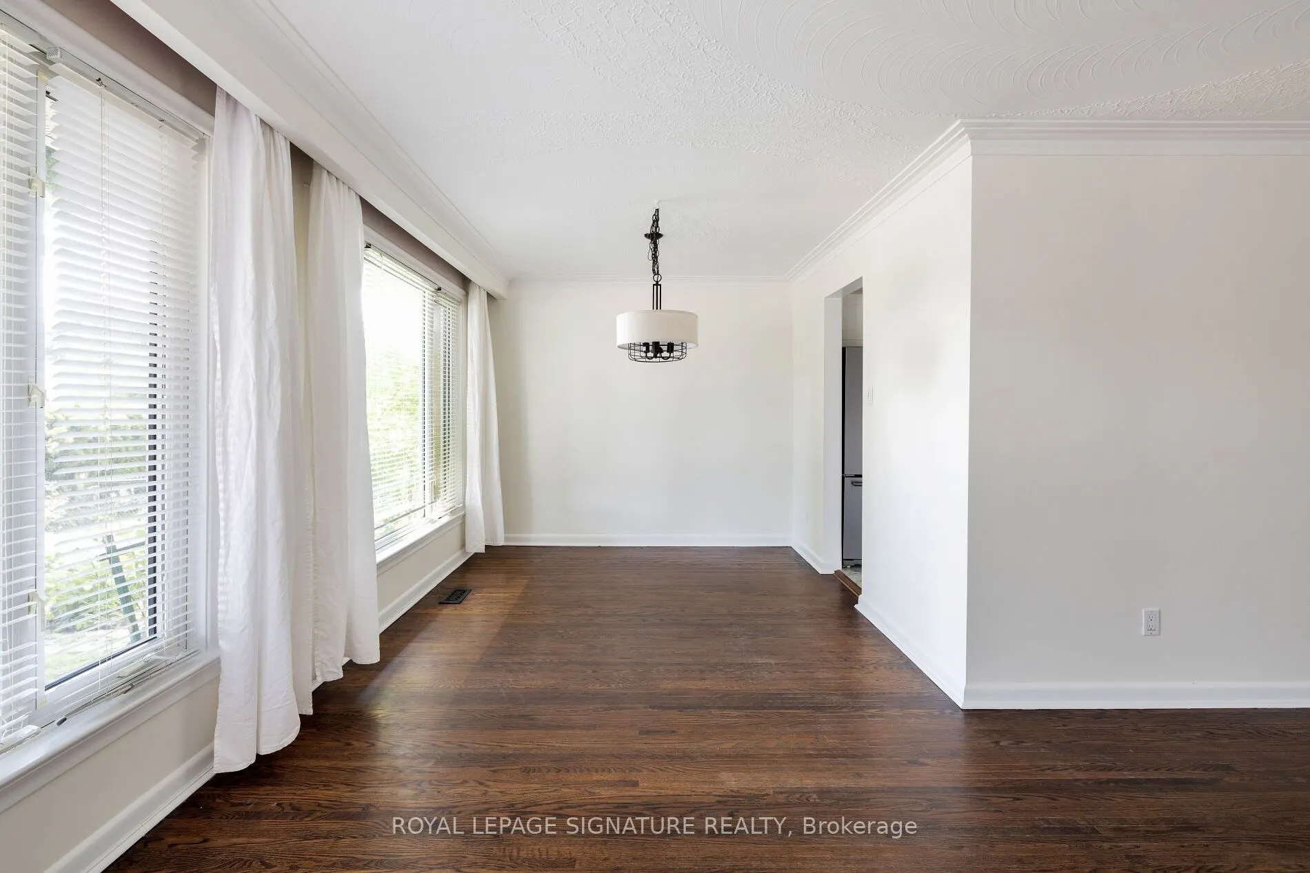 26 Paragon Road, #Main