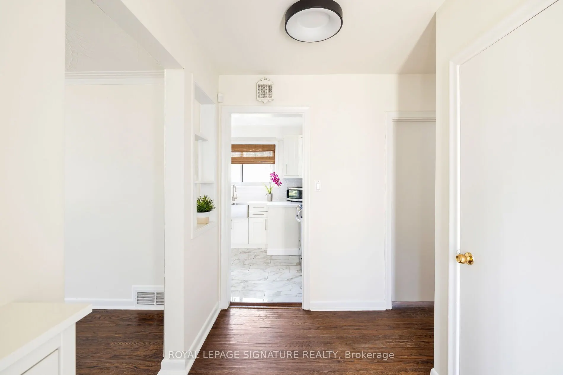 26 Paragon Road, #Main