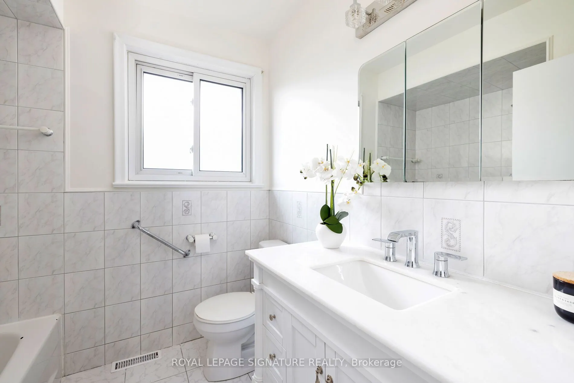 26 Paragon Road, #Main
