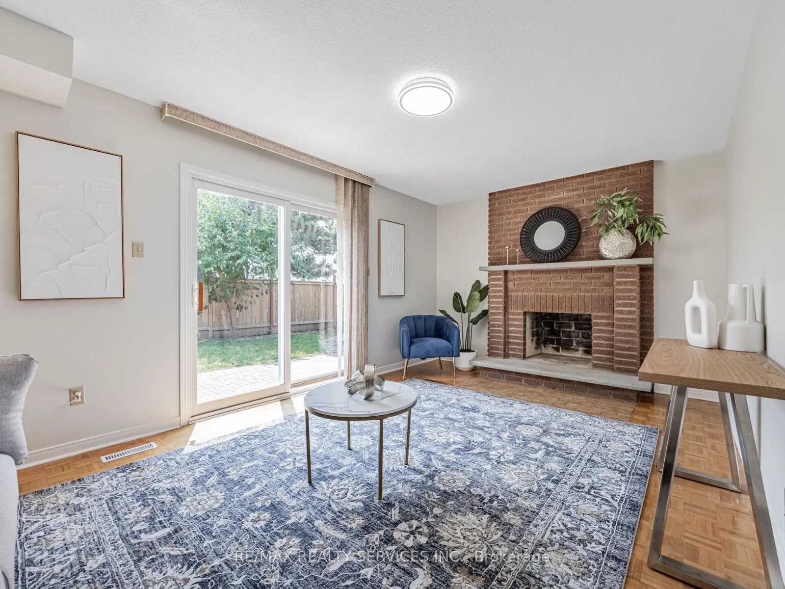 9 Garview Court