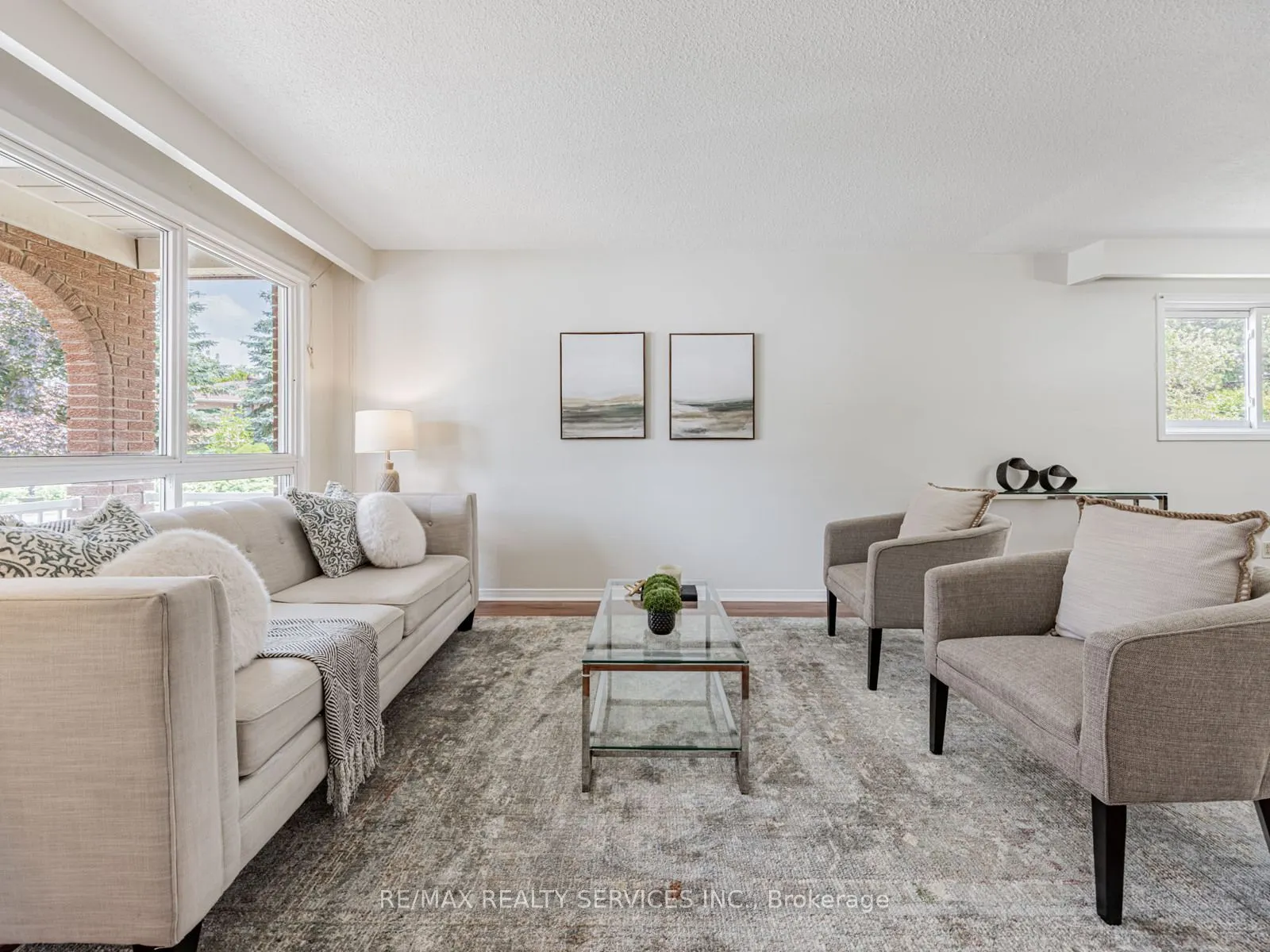 9 Garview Court