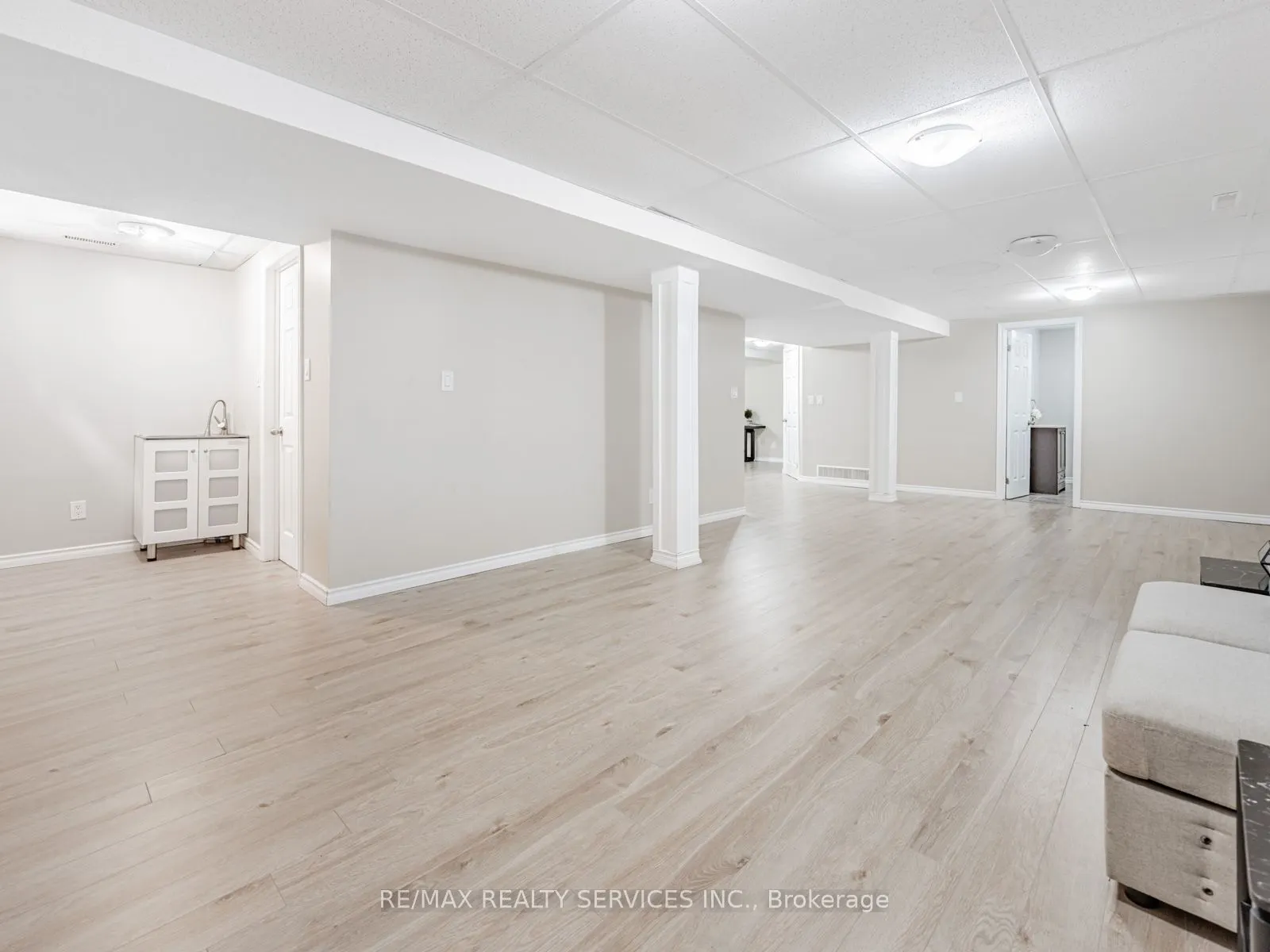 9 Garview Court