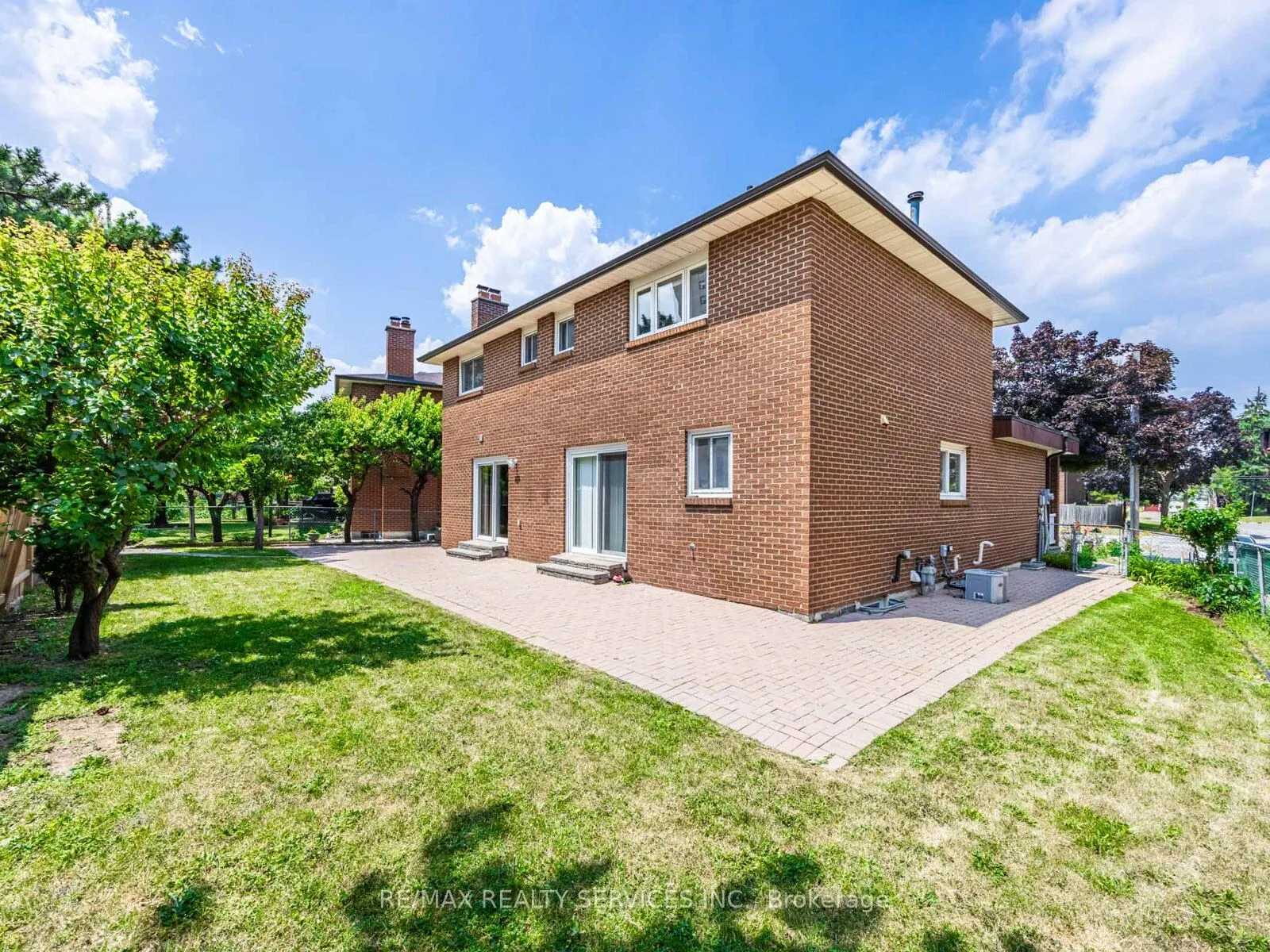 9 Garview Court