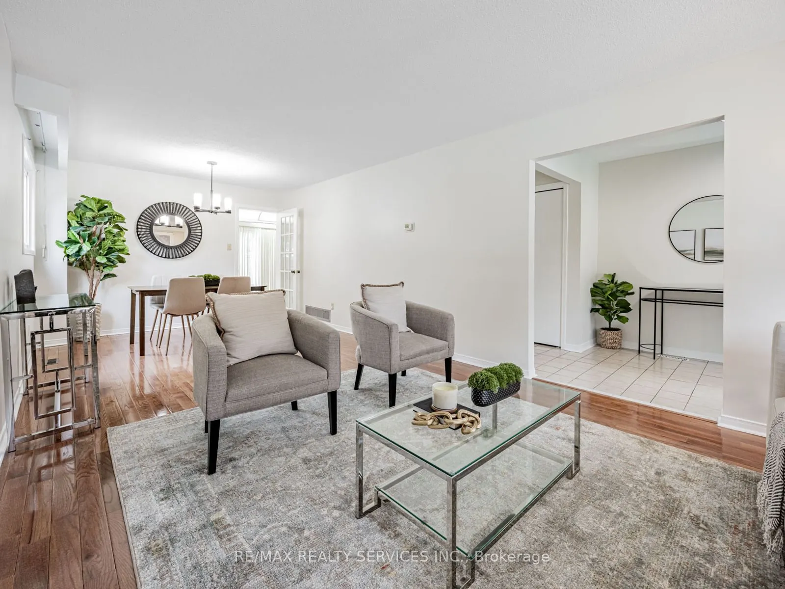 9 Garview Court
