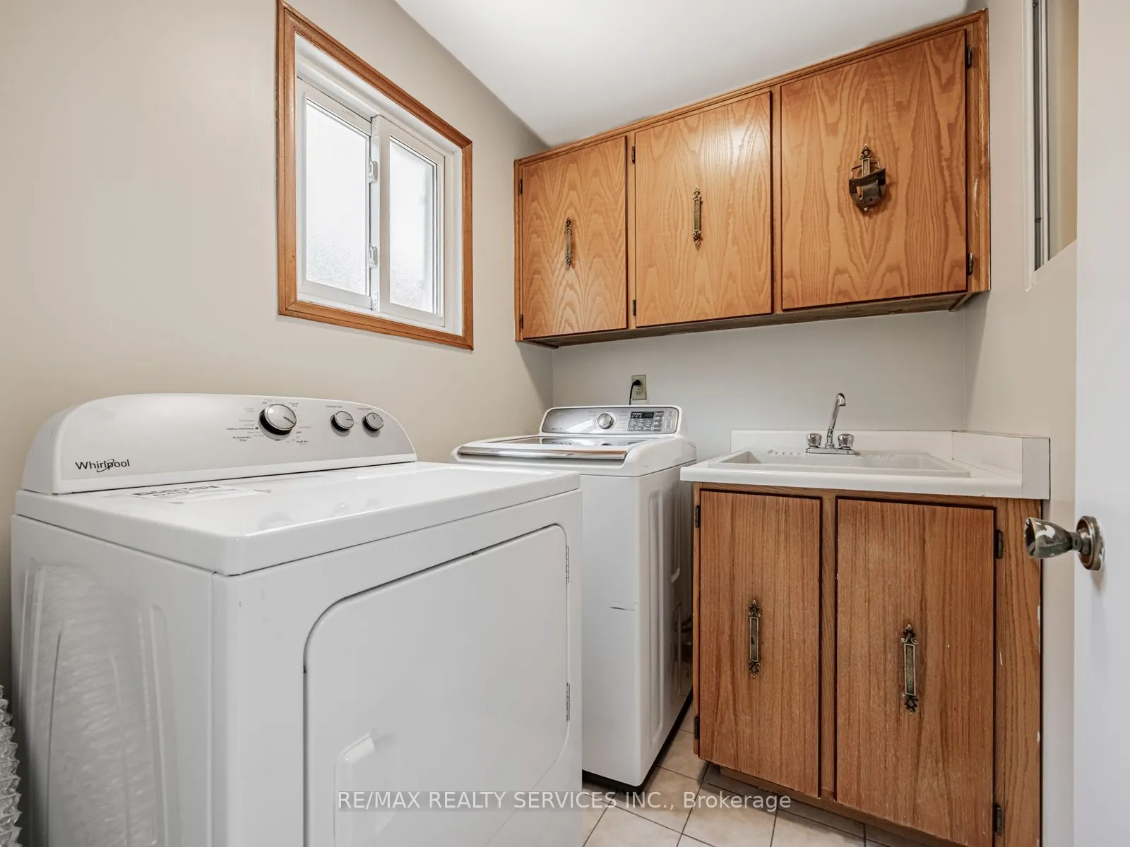 9 Garview Court