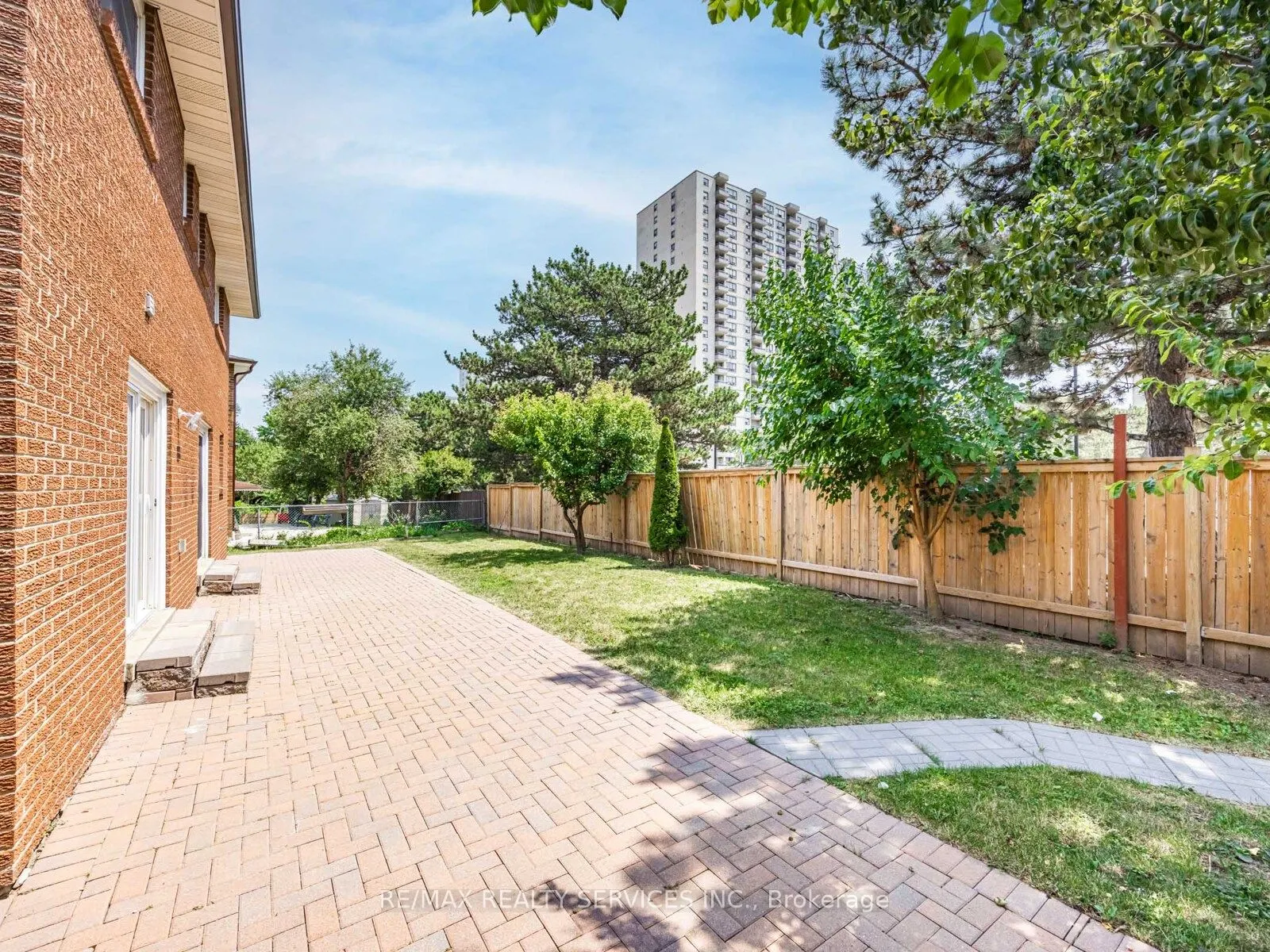 9 Garview Court