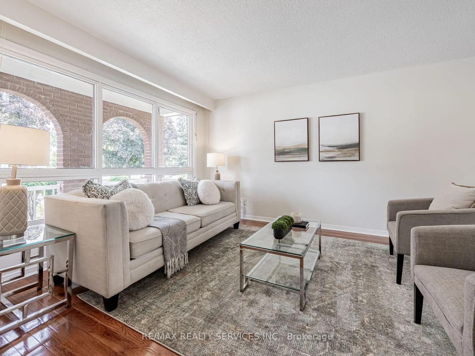 9 Garview Court