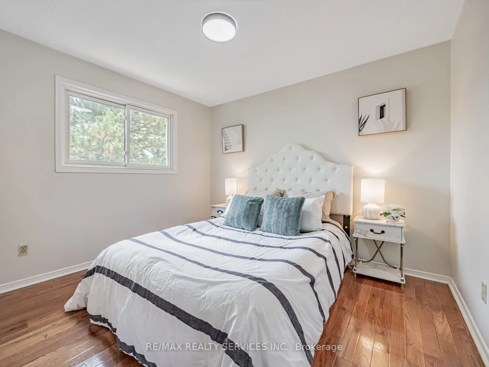 9 Garview Court