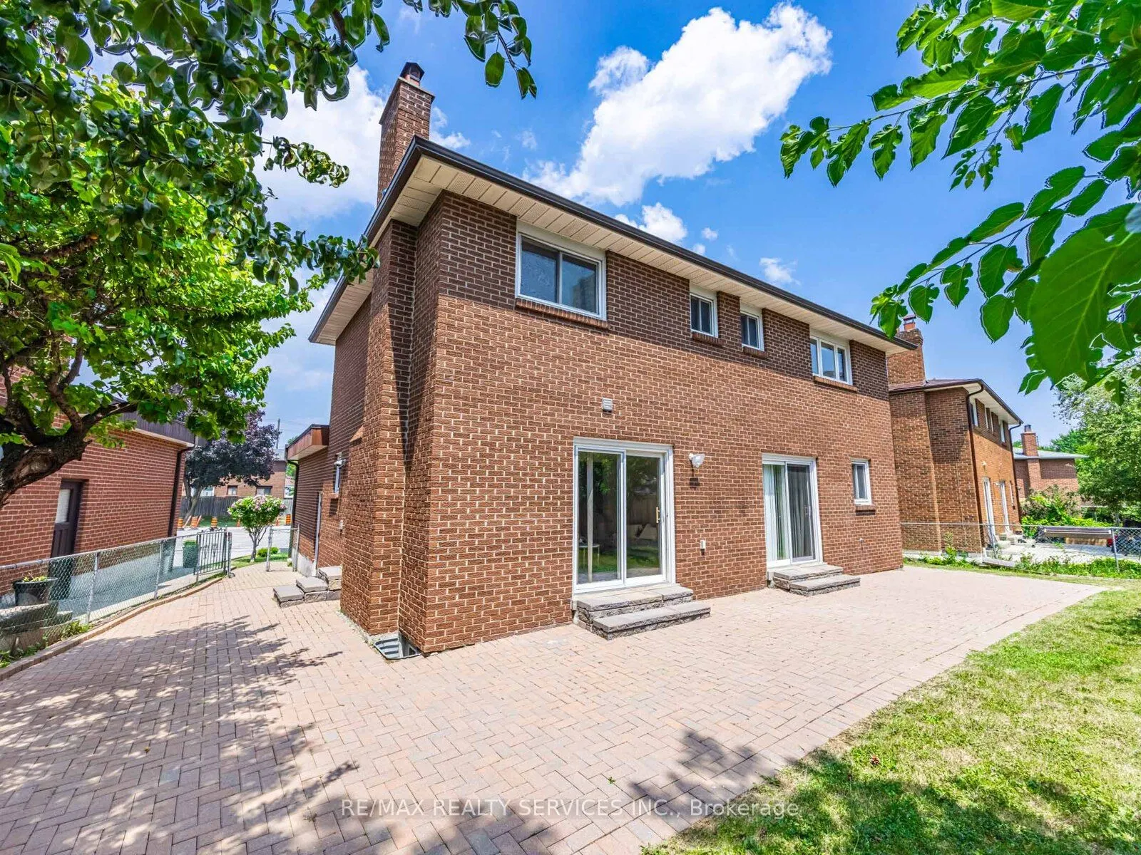 9 Garview Court