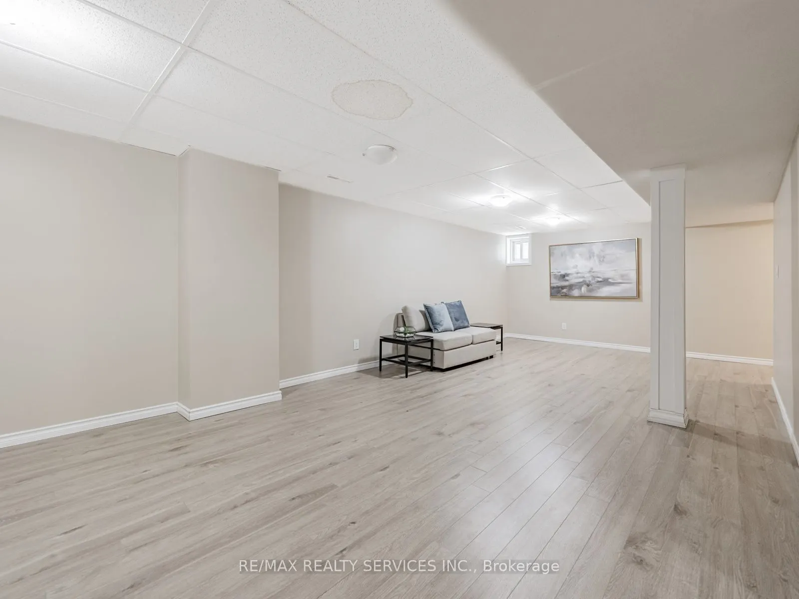 9 Garview Court