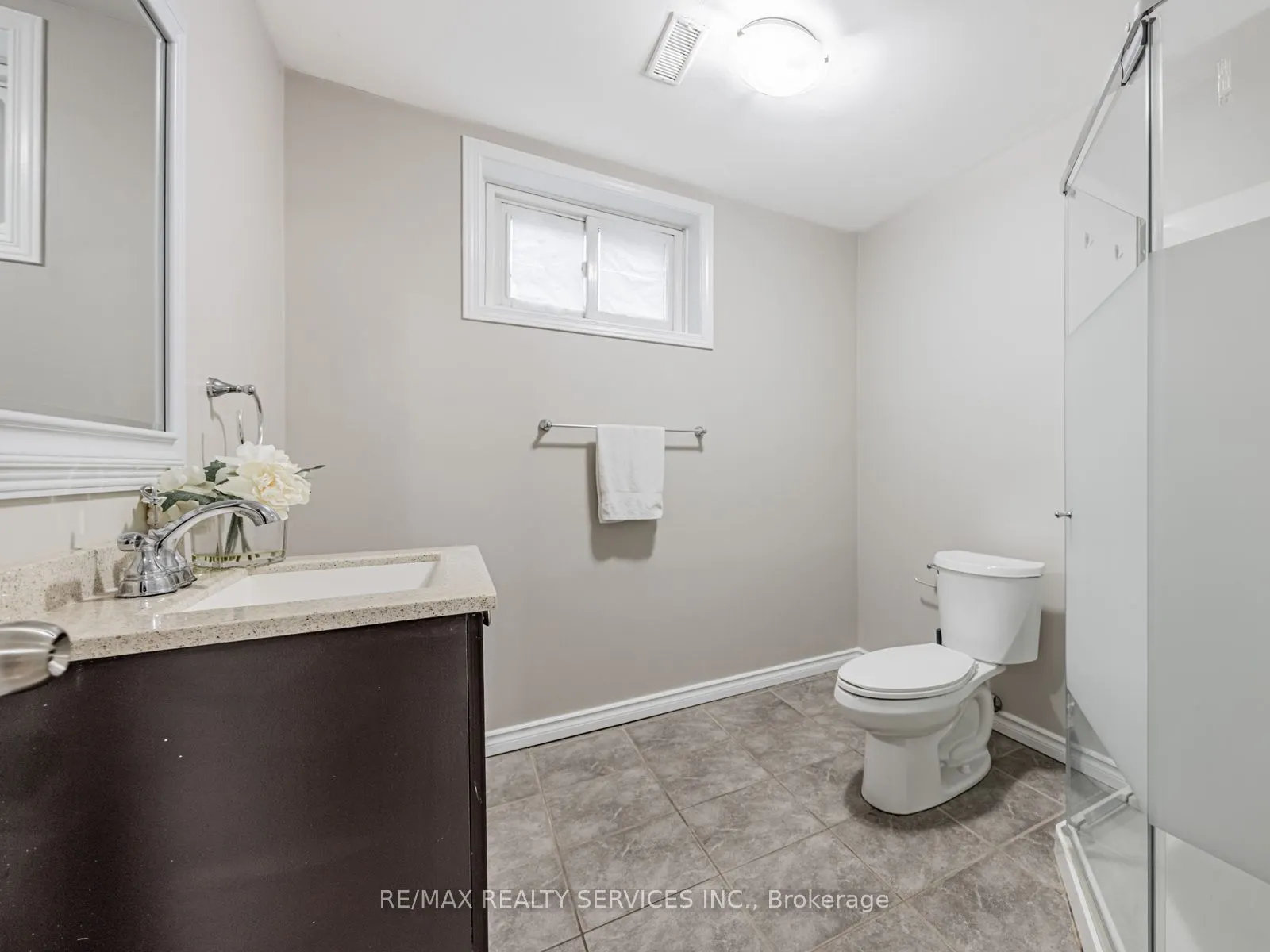 9 Garview Court
