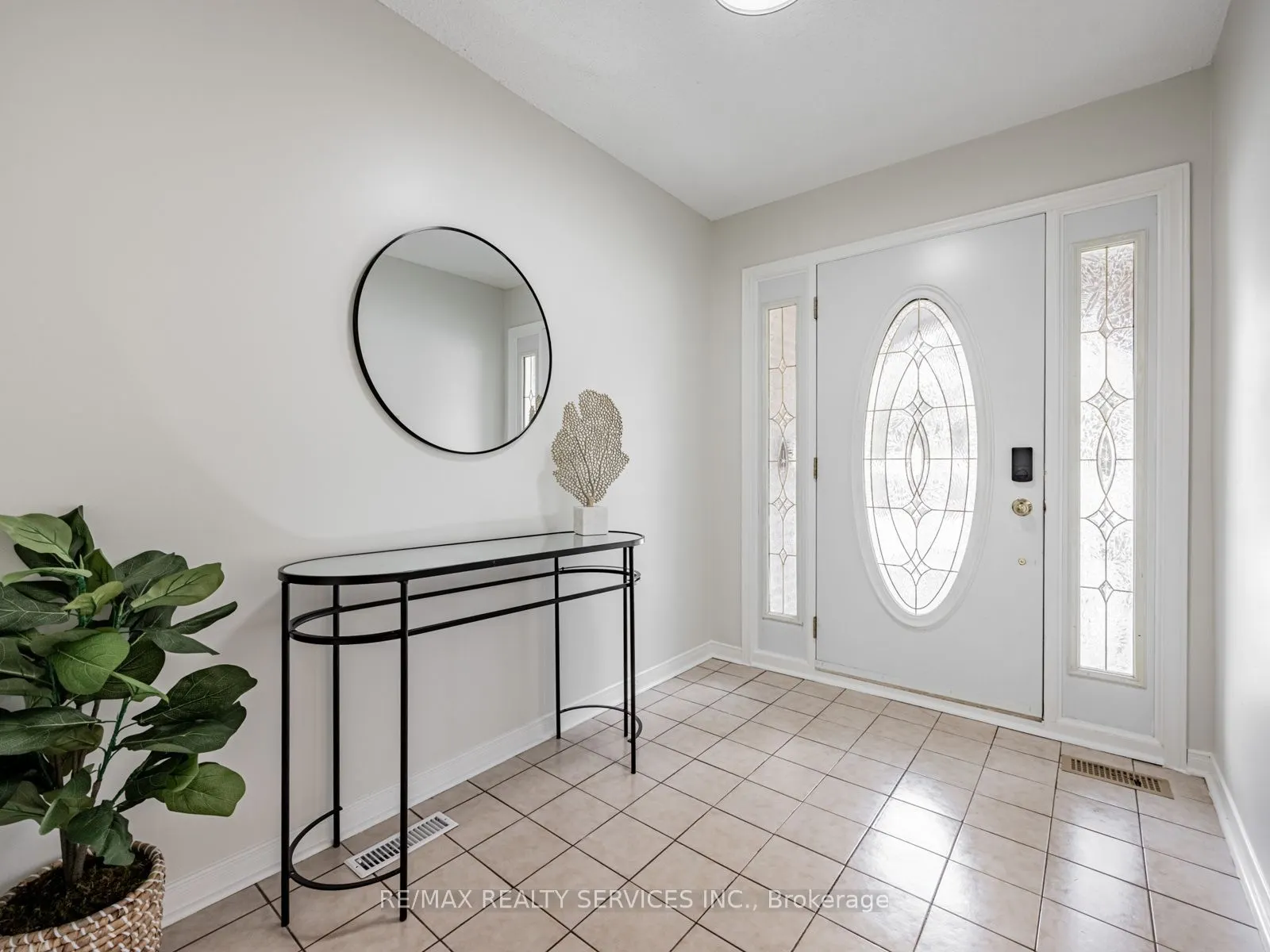 9 Garview Court