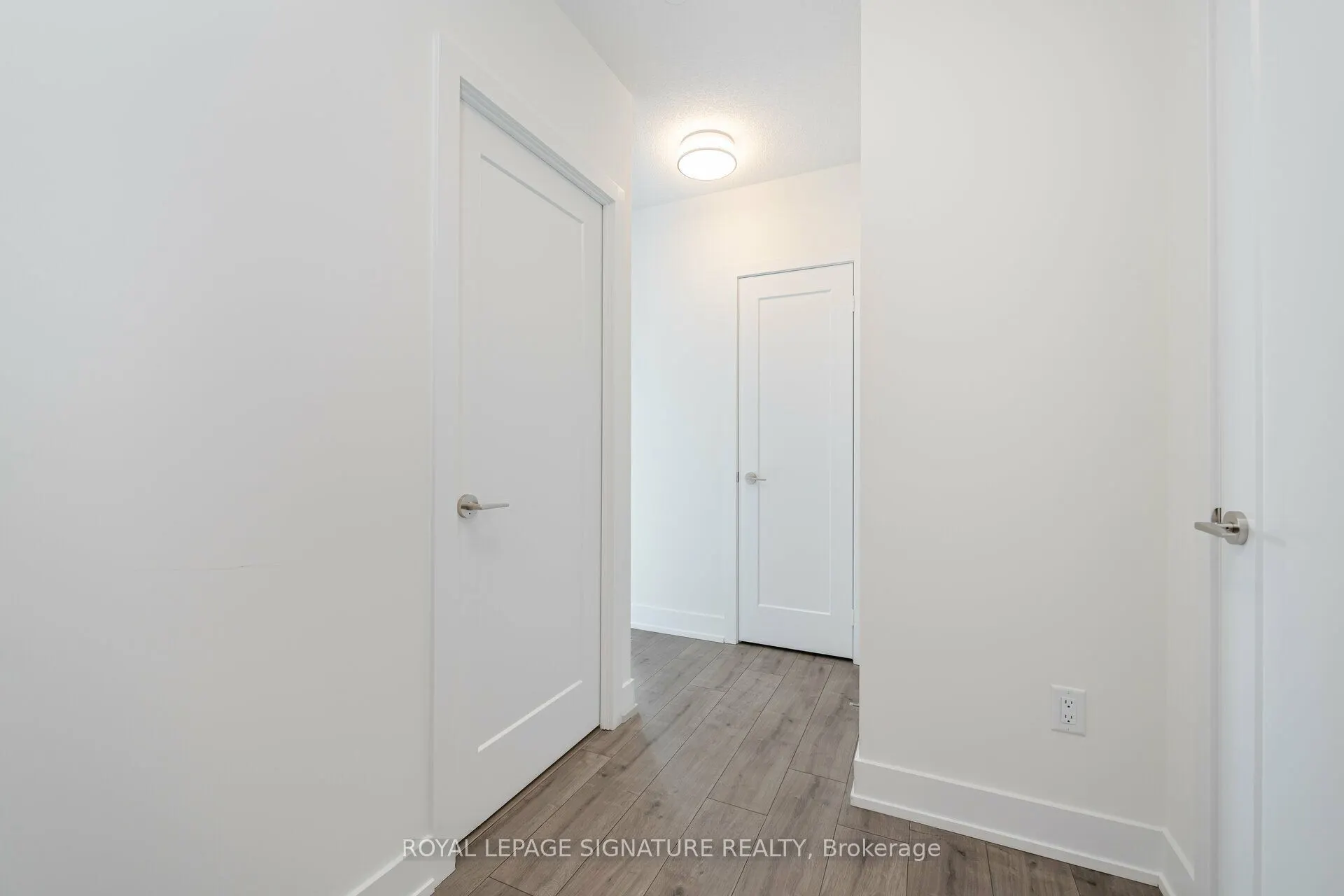 10 Eva Road, #Ph08