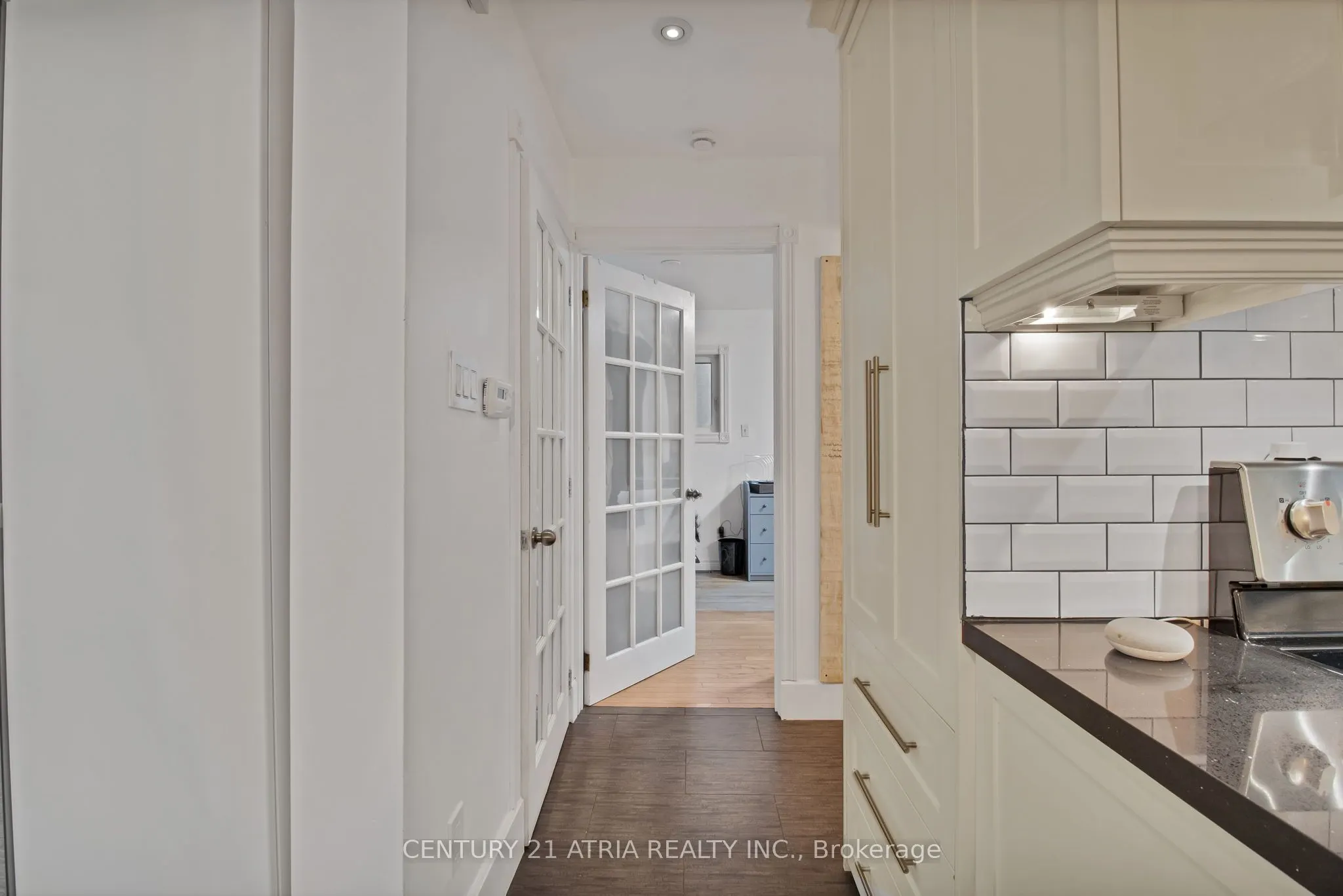3222 Hornbeam Crescent