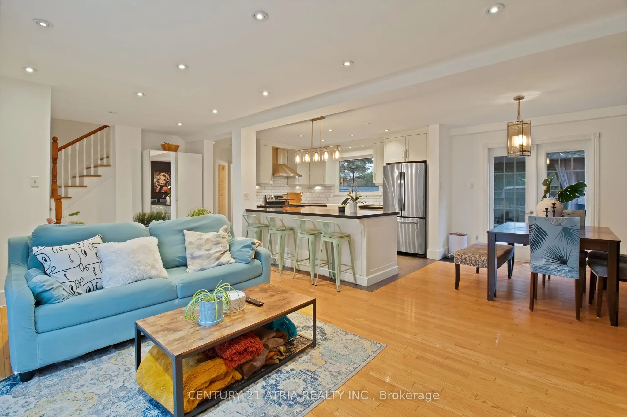 3222 Hornbeam Crescent