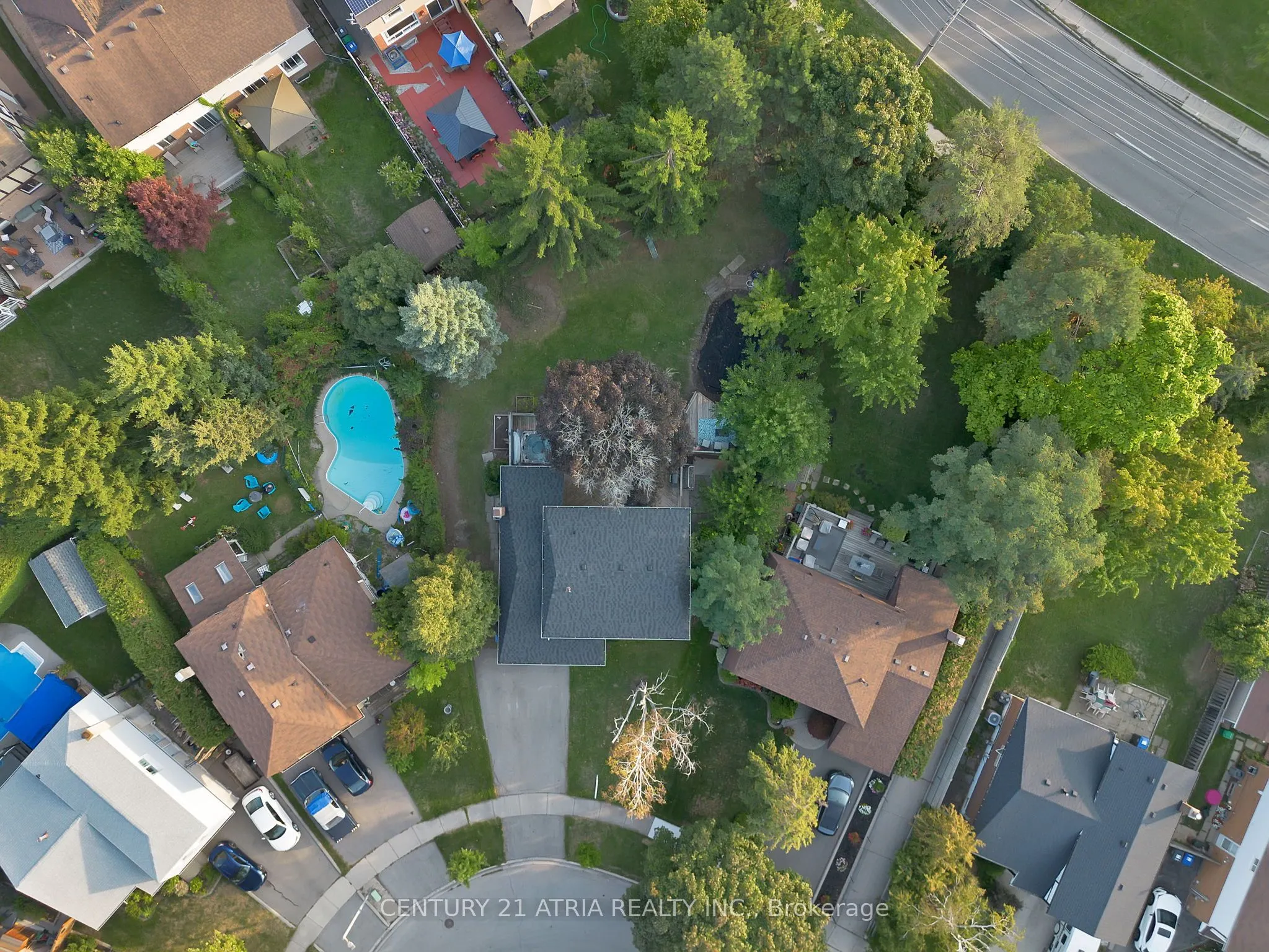 3222 Hornbeam Crescent