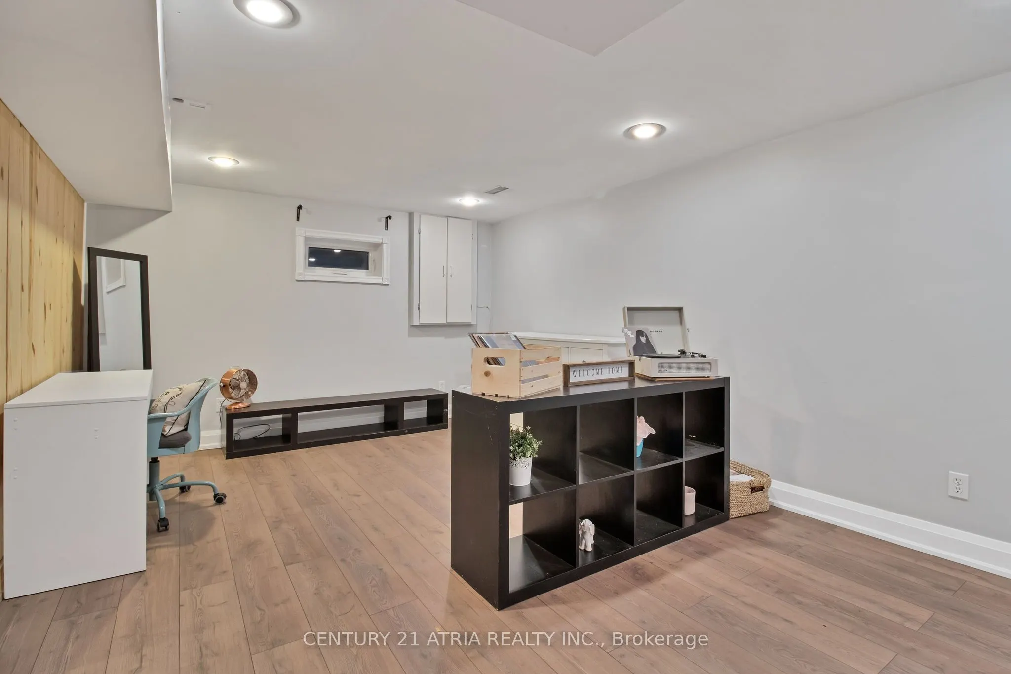 3222 Hornbeam Crescent