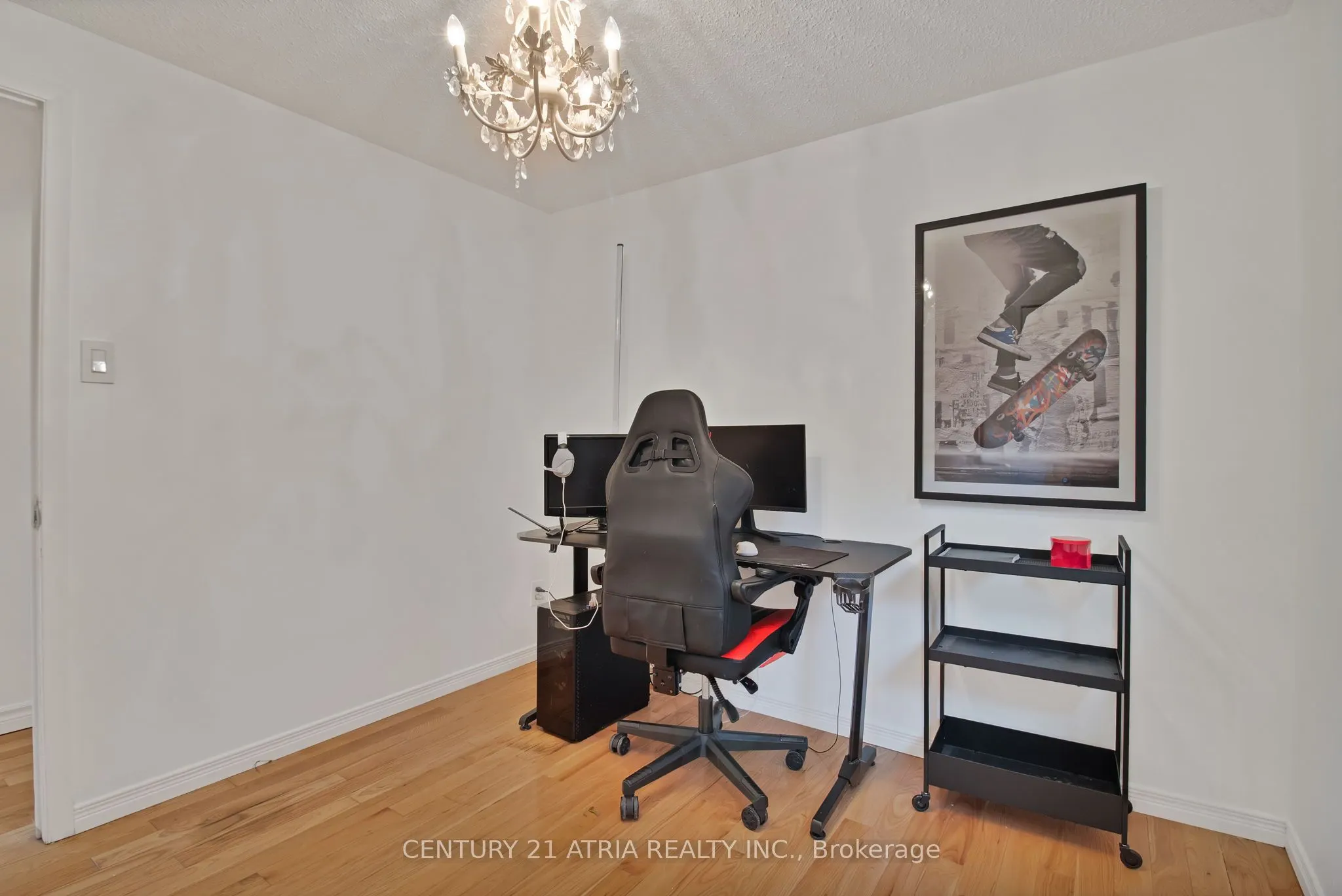 3222 Hornbeam Crescent