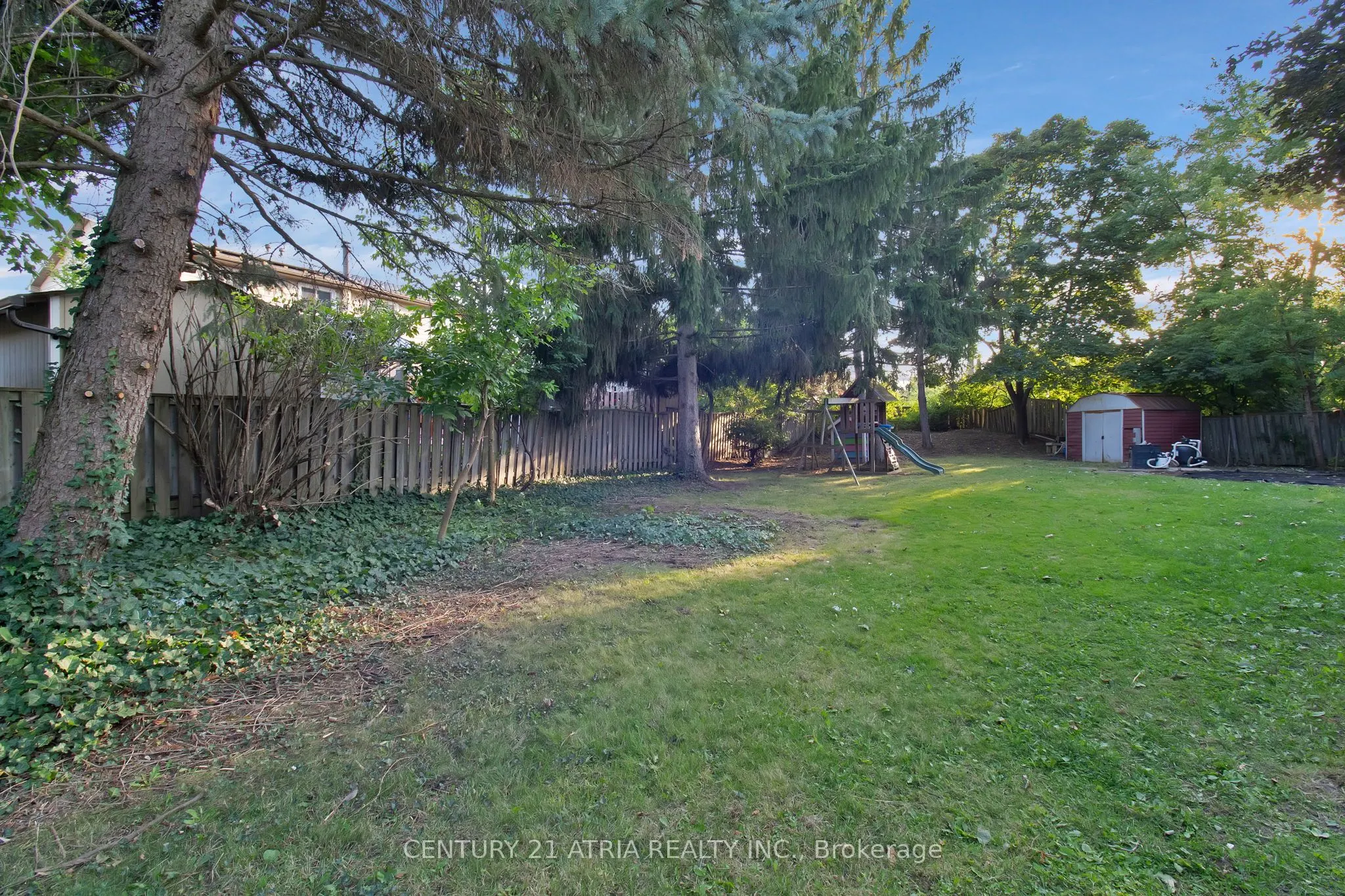 3222 Hornbeam Crescent
