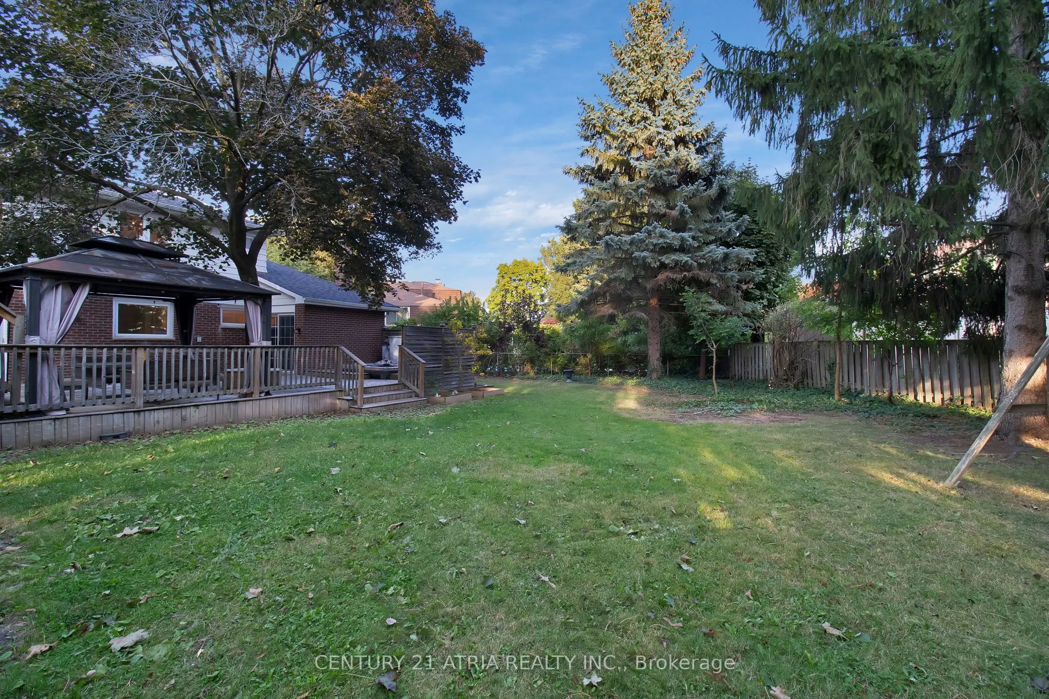 3222 Hornbeam Crescent