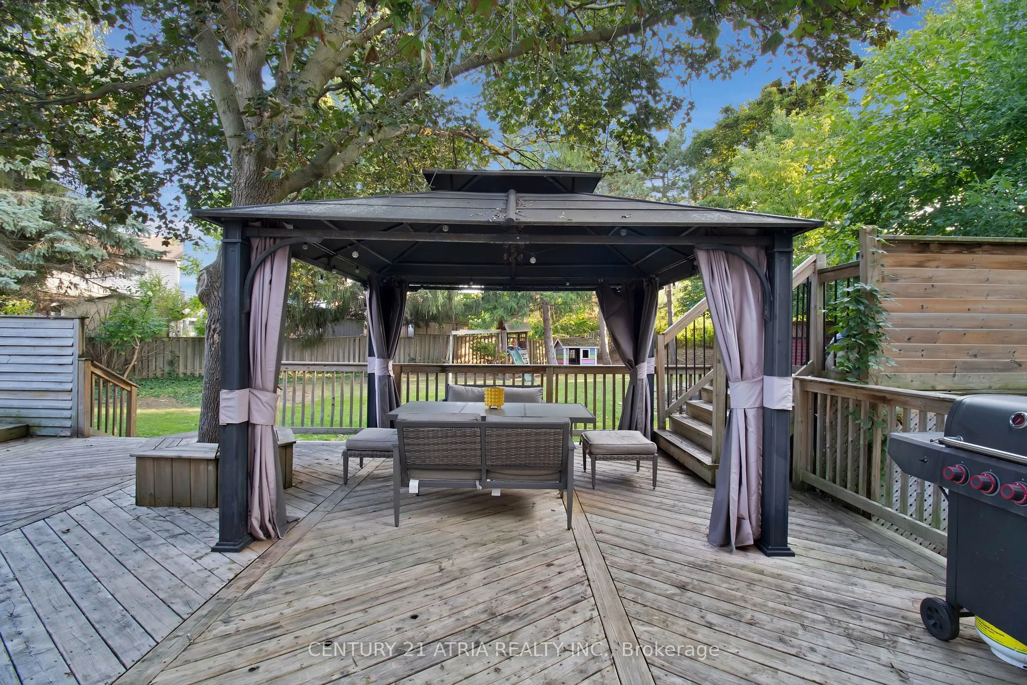 3222 Hornbeam Crescent