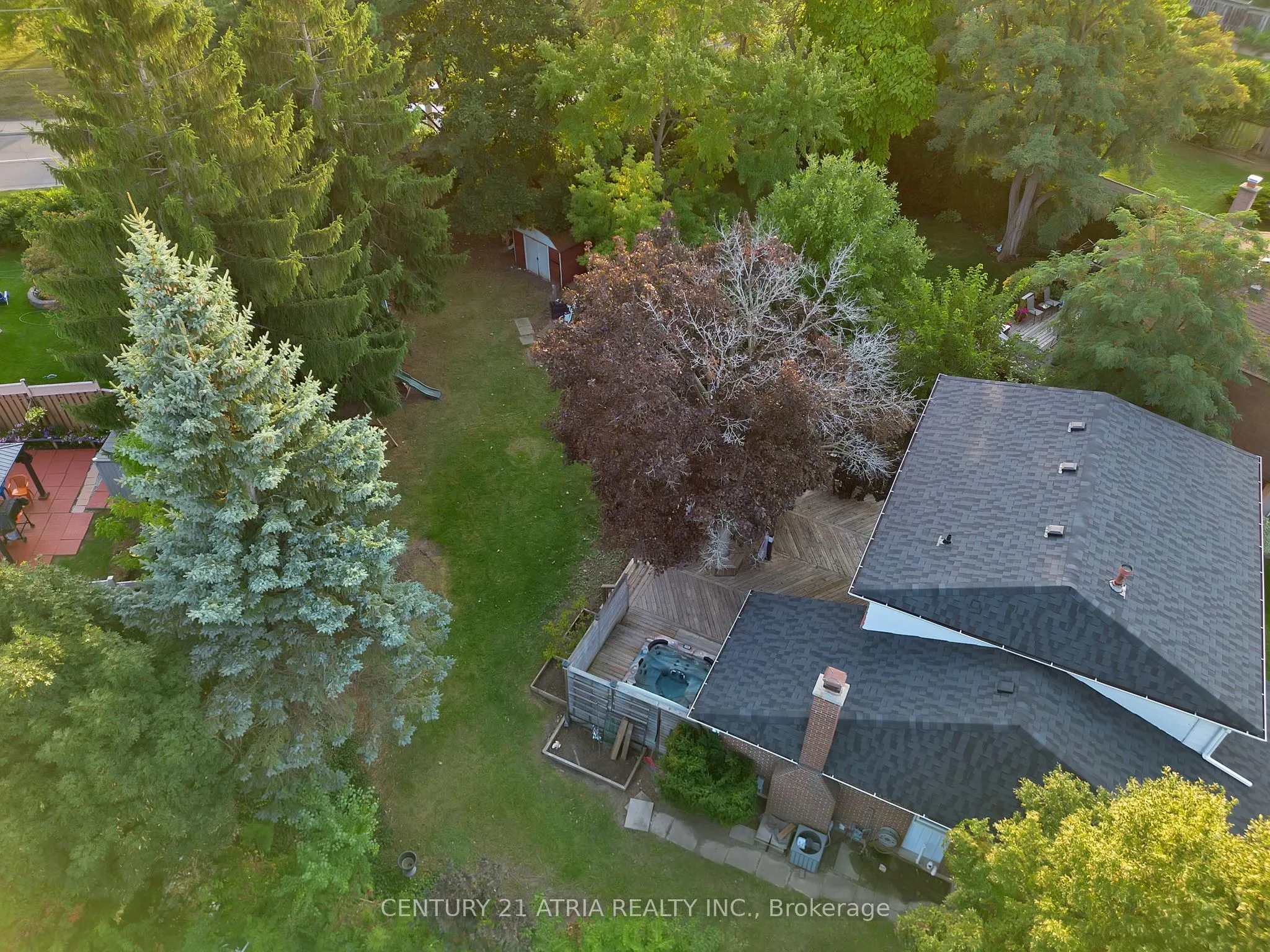 3222 Hornbeam Crescent