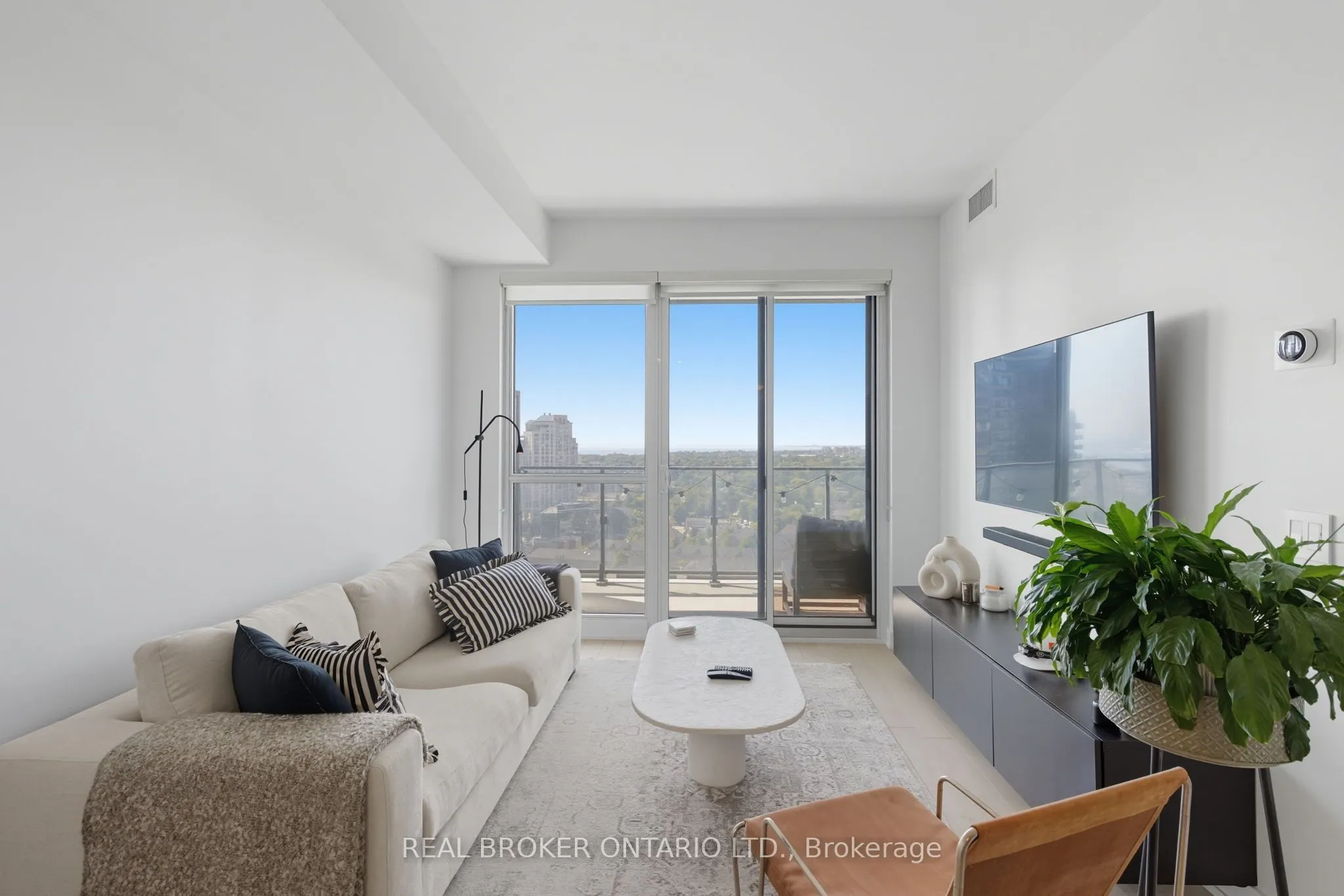 10 Park Lawn Road, #2103
