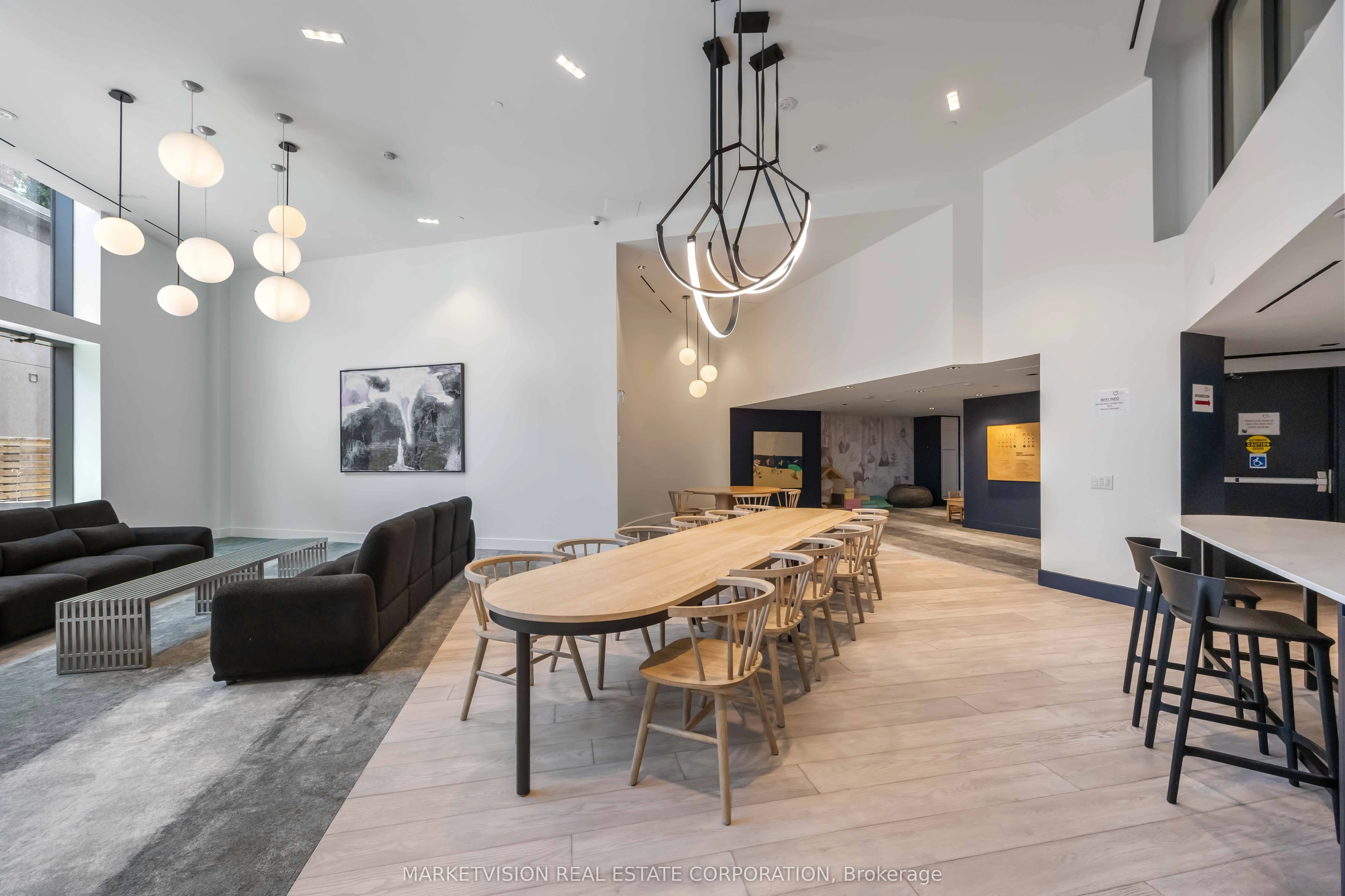 2625 Dundas Street W, #506