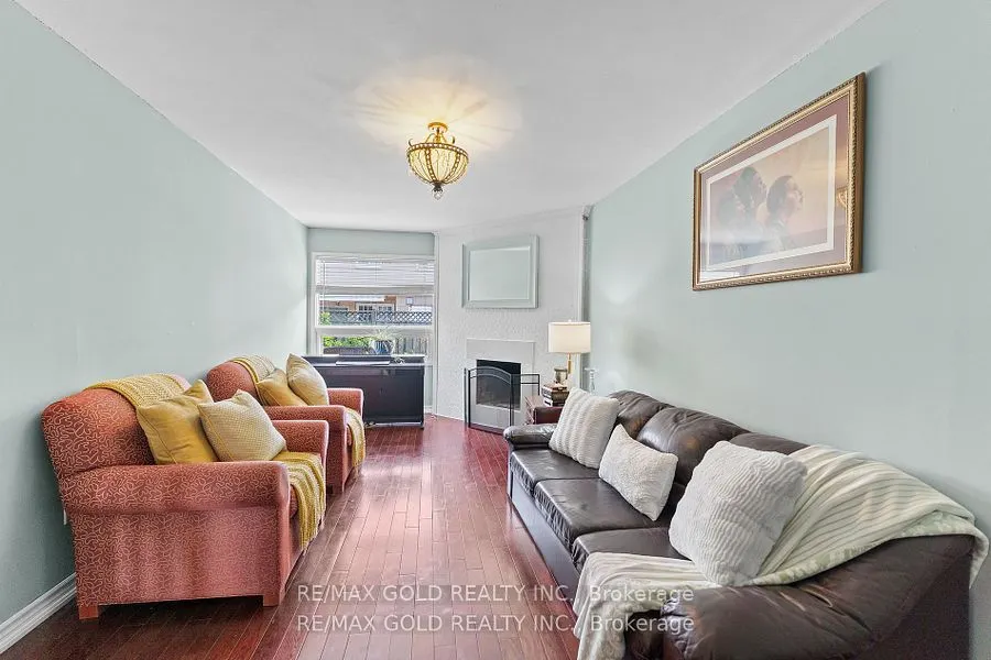 31 CASTLEHILL Road