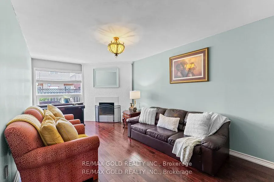 31 CASTLEHILL Road