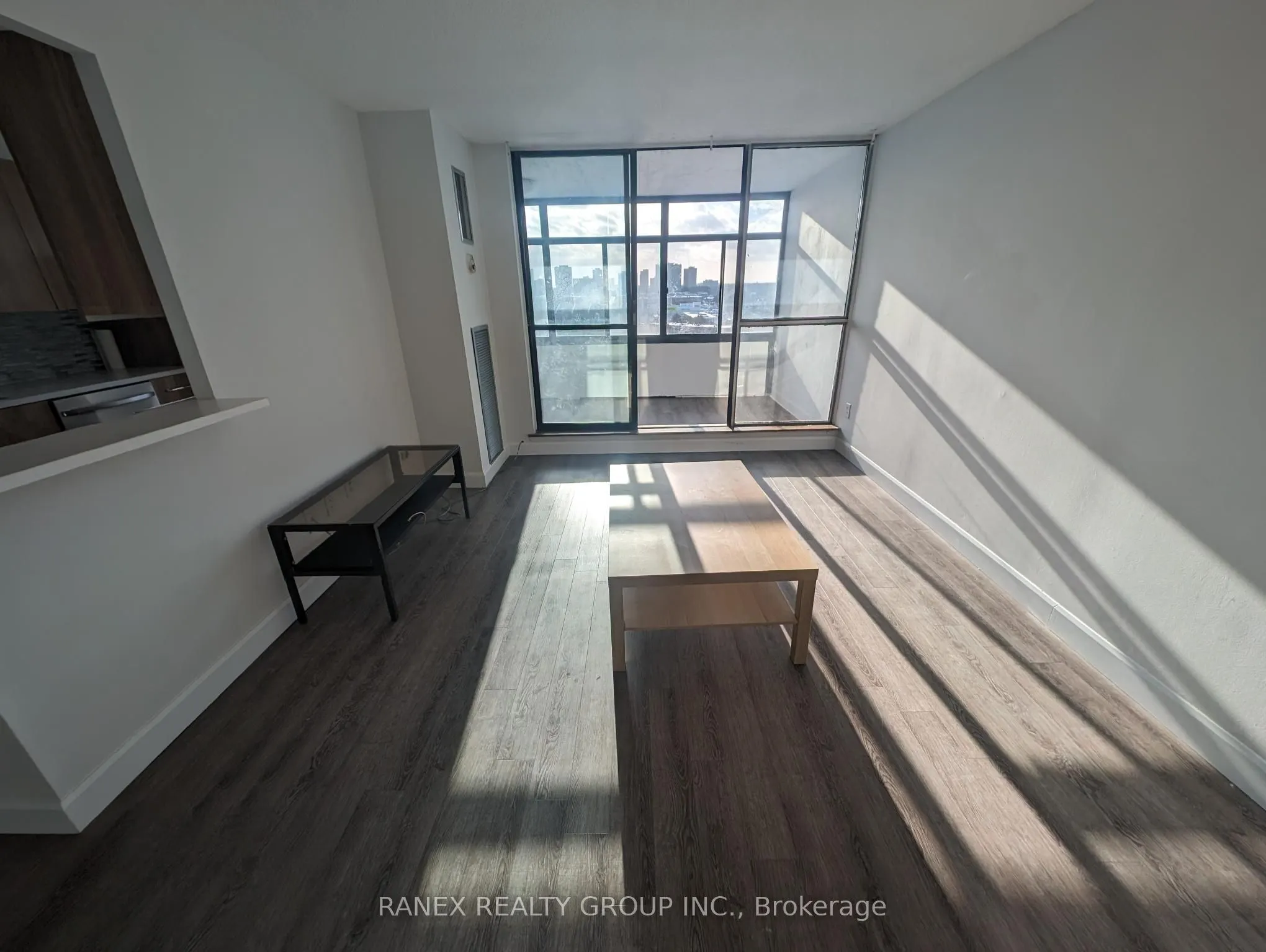 15 Kensington Road, #1110