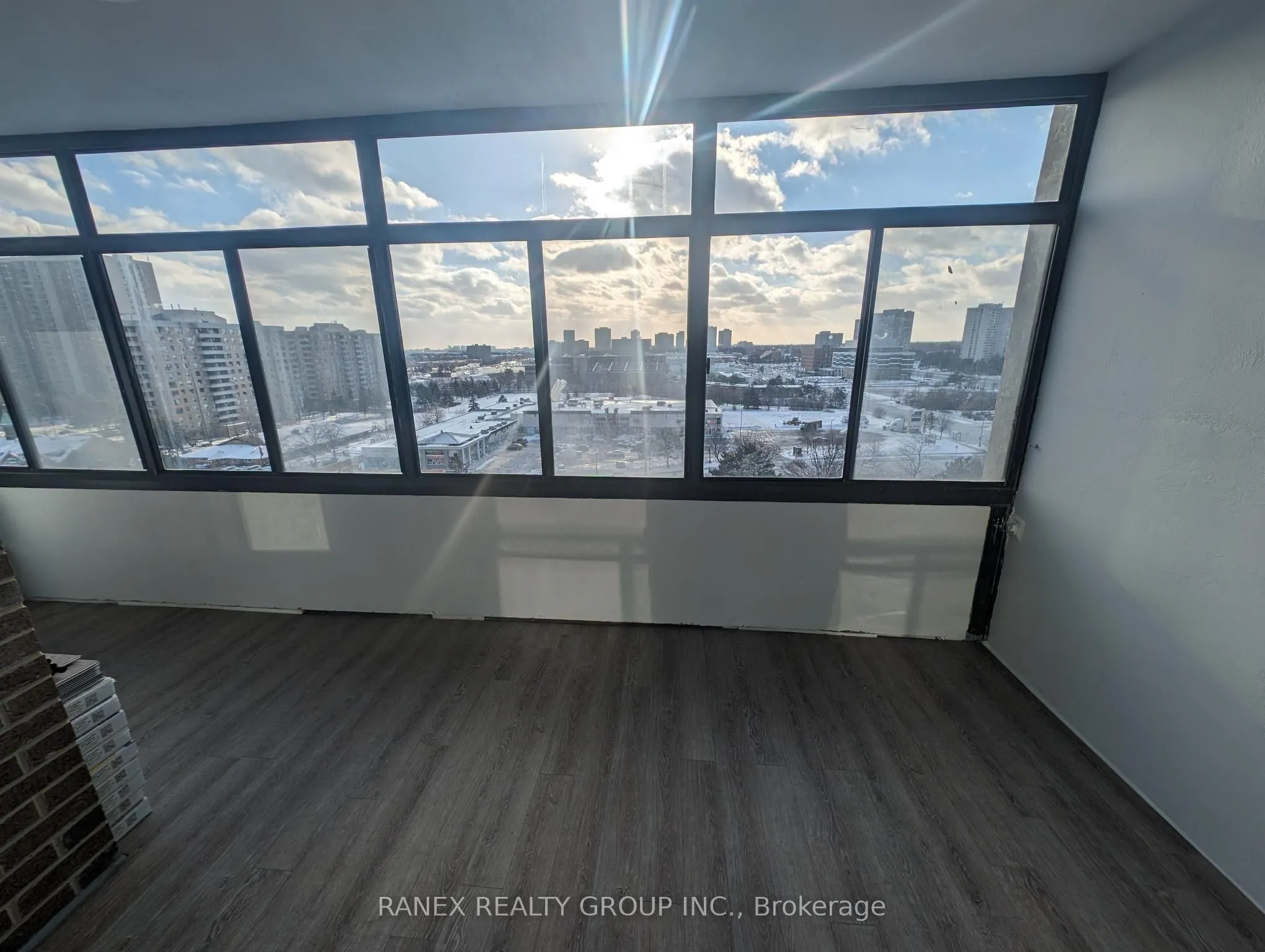 15 Kensington Road, #1110