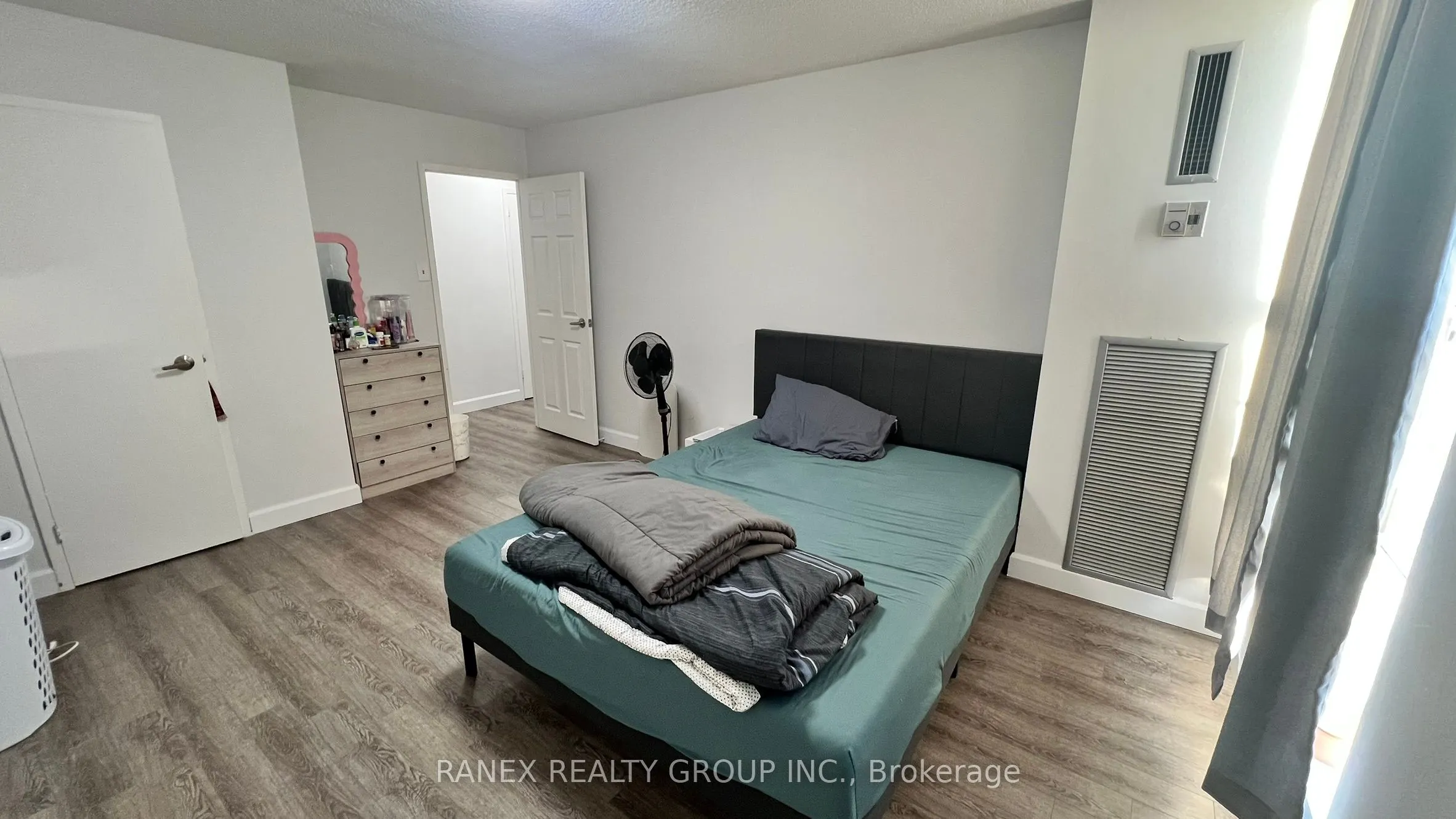 15 Kensington Road, #1110